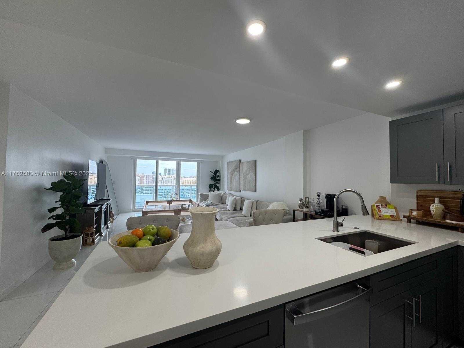 Small Image of 3800 SOUTH OCEAN DR #1810, Hollywood Number 37