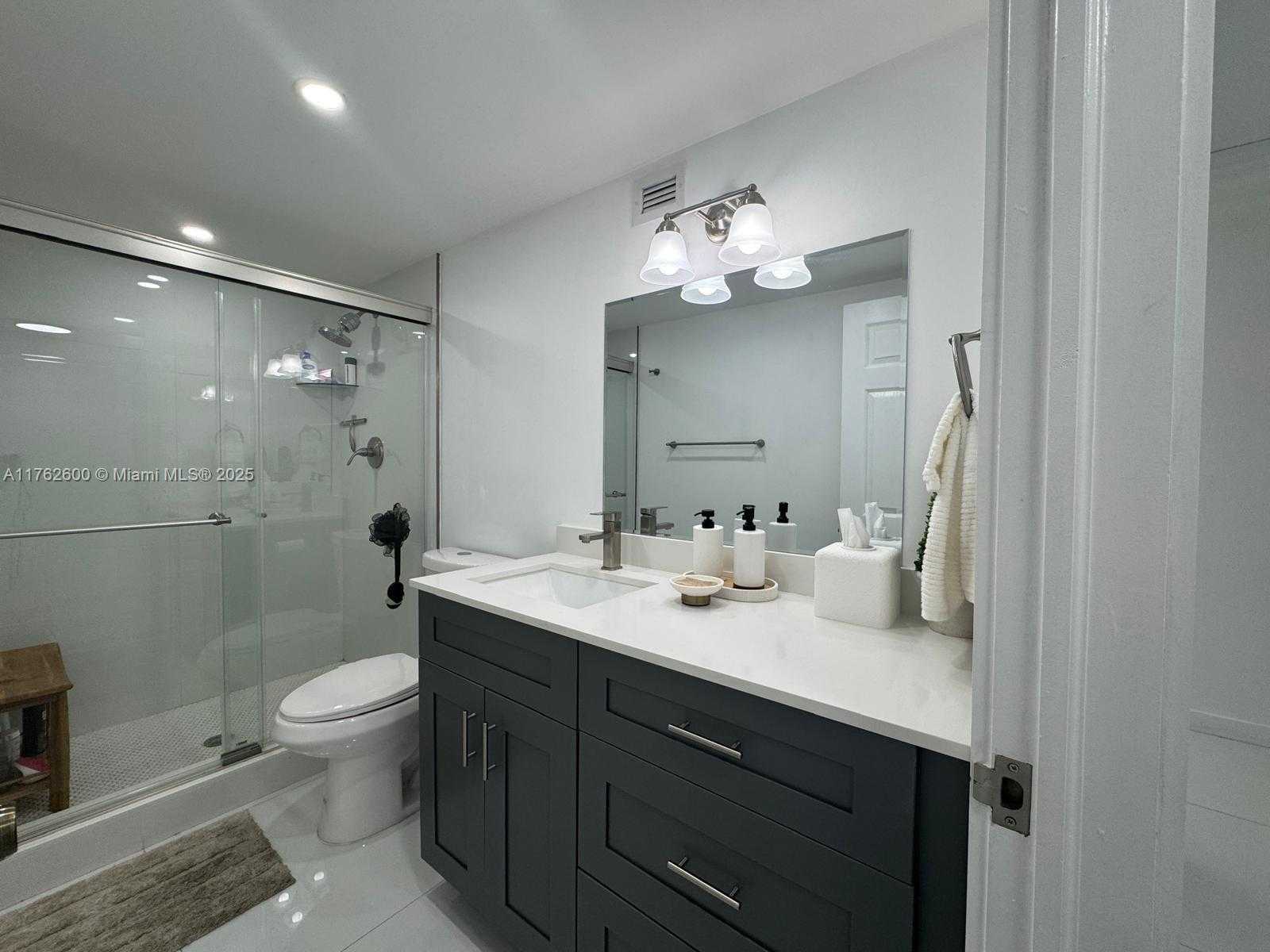 Small Image of 3800 SOUTH OCEAN DR #1810, Hollywood Number 38