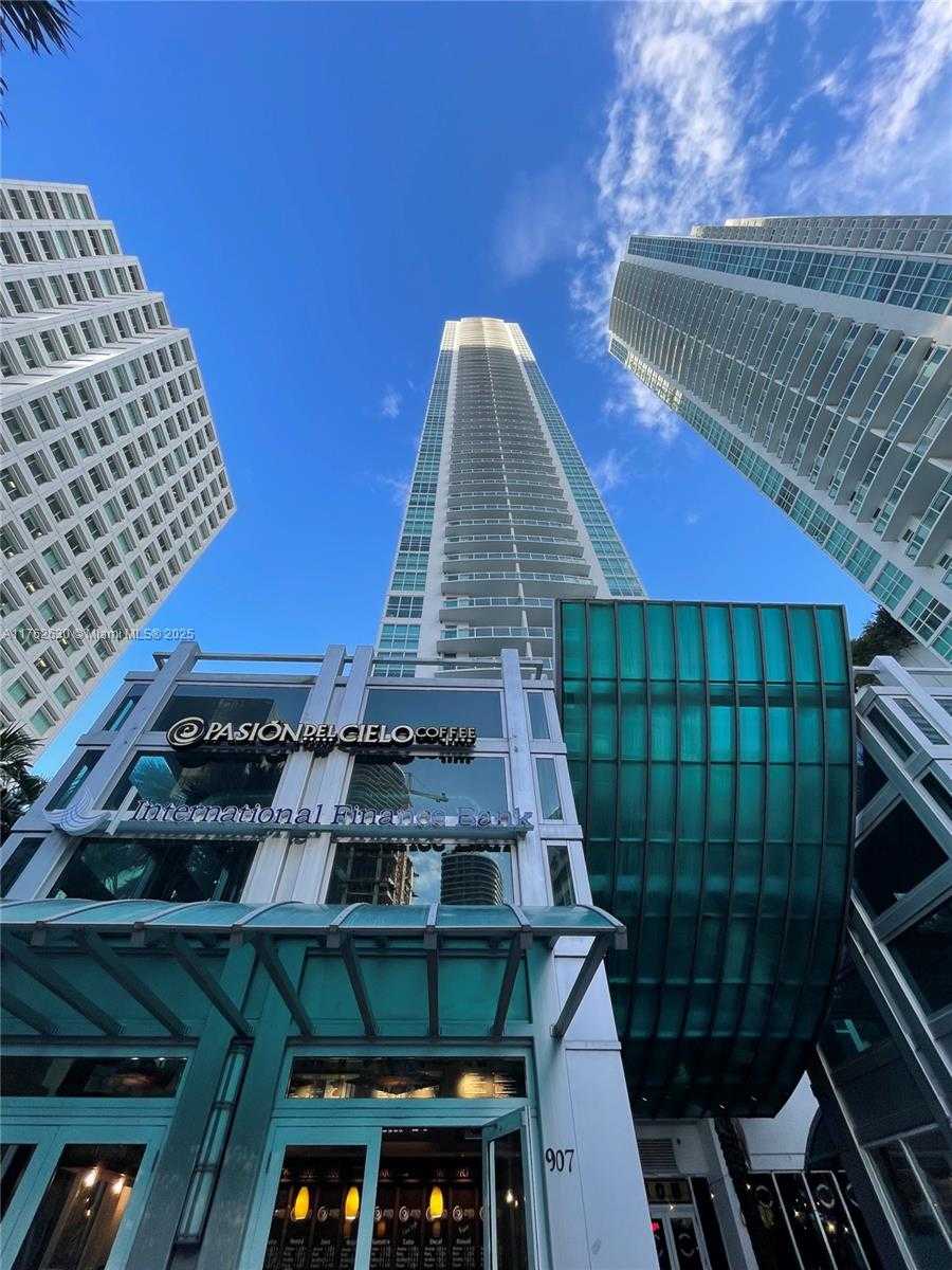 Small Image of 950 BRICKELL BAY DR #1402, Miami Number 16