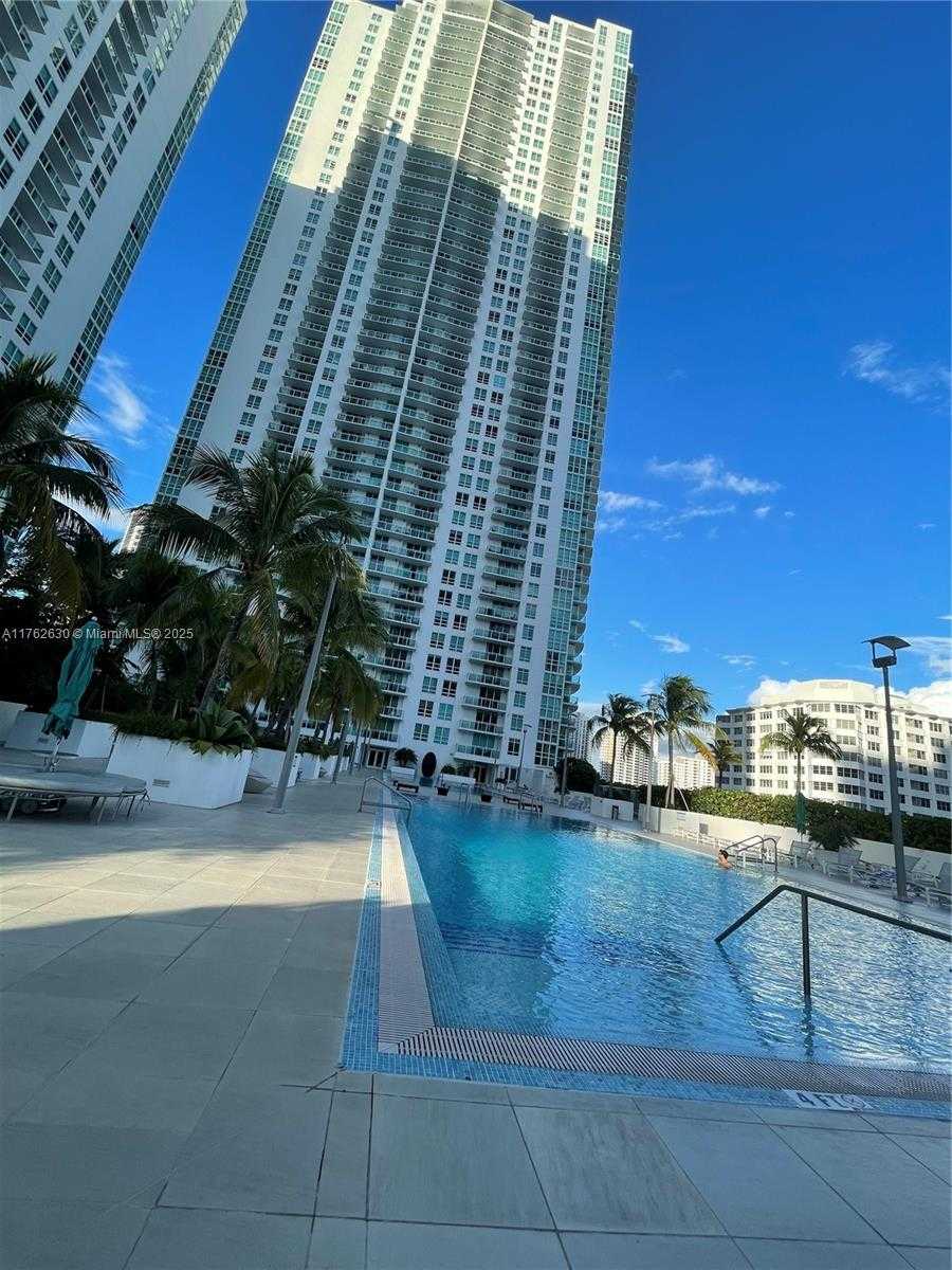 Small Image of 950 BRICKELL BAY DR #1402, Miami Number 17