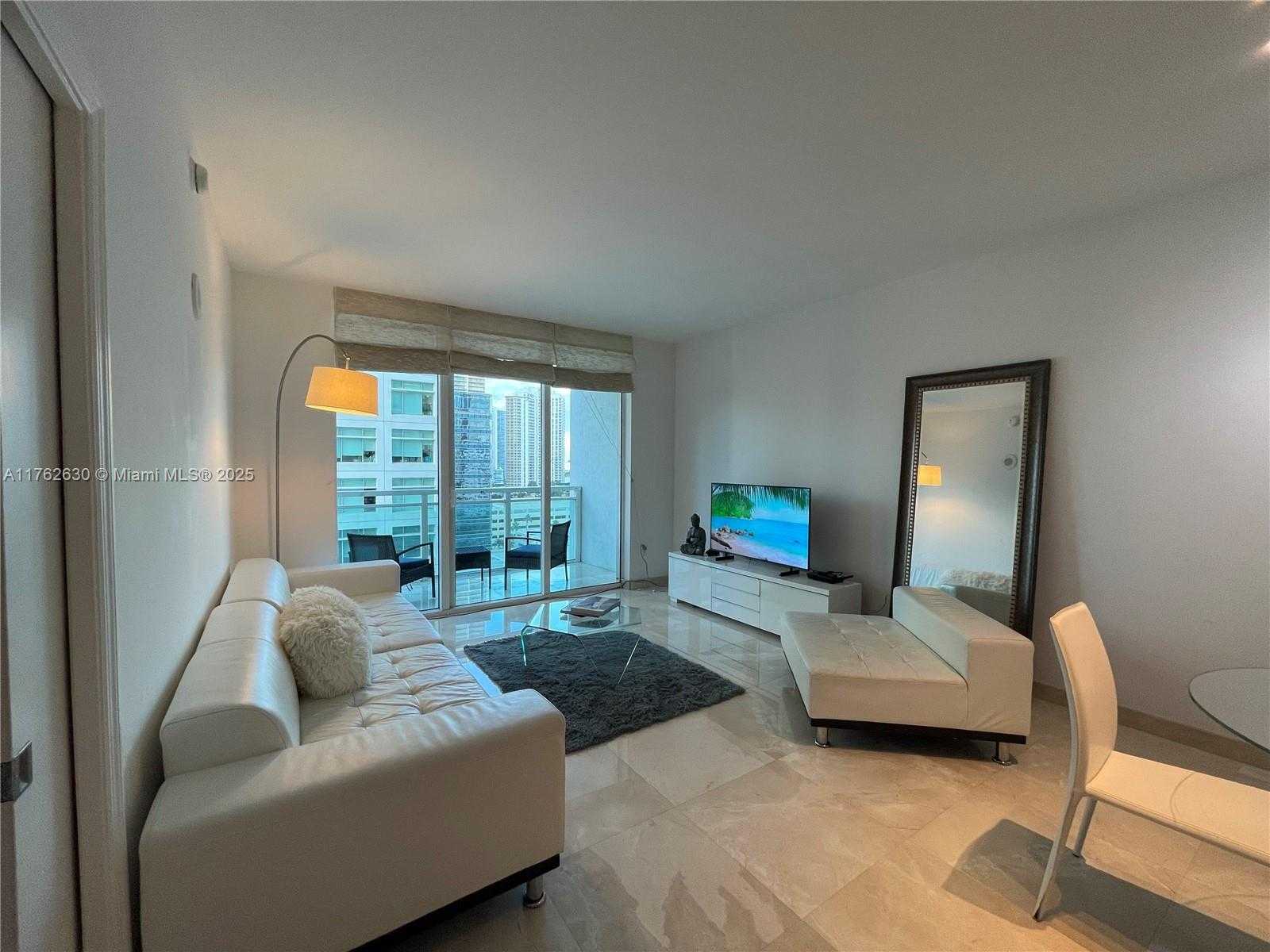 Small Image of 950 BRICKELL BAY DR #1402, Miami Number 2