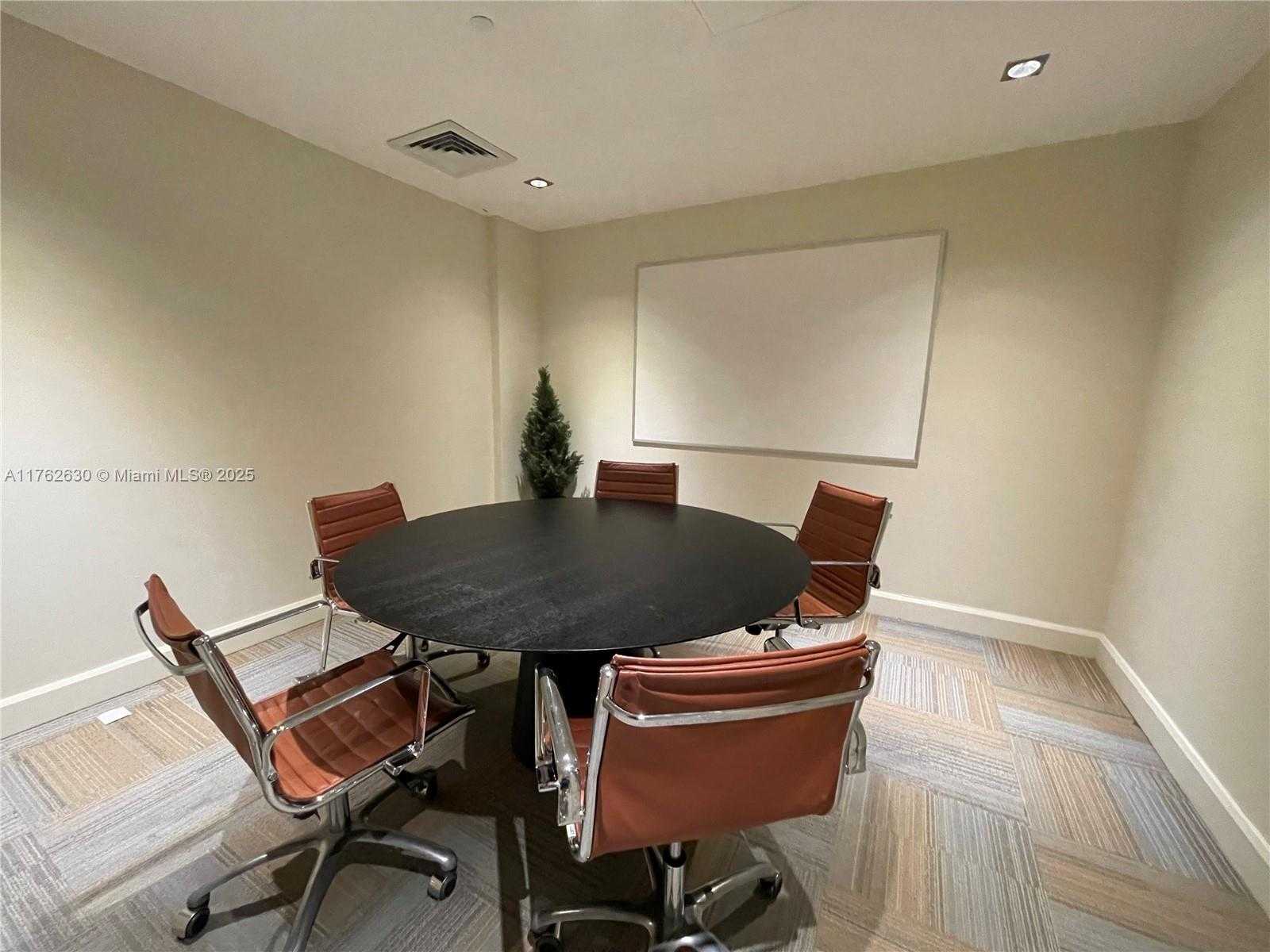 Small Image of 950 BRICKELL BAY DR #1402, Miami Number 20