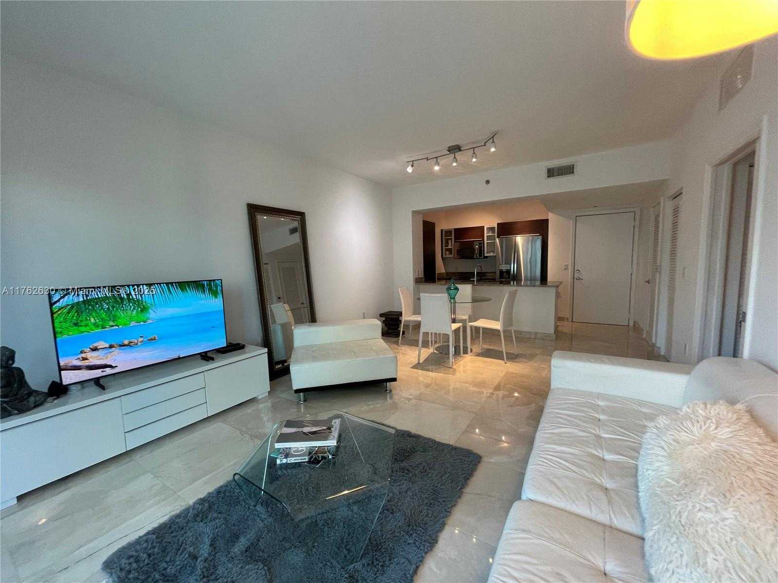 Small Image of 950 BRICKELL BAY DR #1402, Miami Number 3