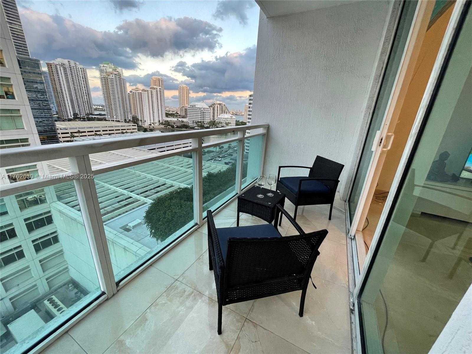 Small Image of 950 BRICKELL BAY DR #1402, Miami Number 7