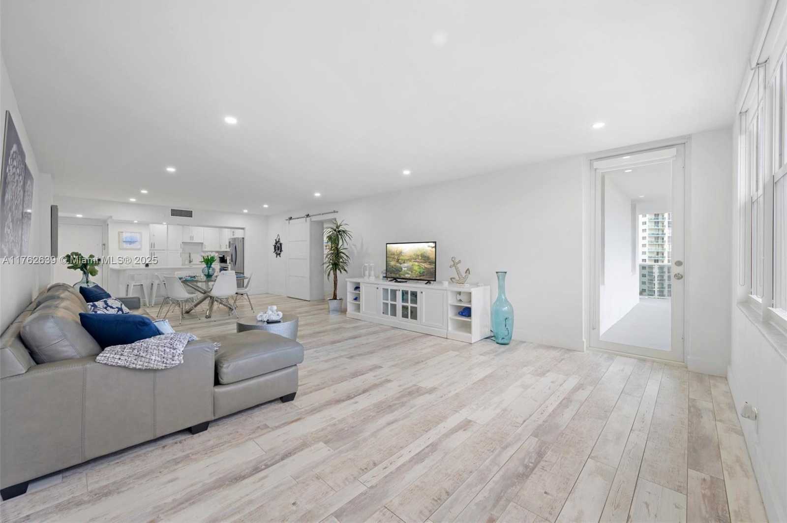 Small Image of 3725 SOUTH OCEAN DR #924, Hollywood Number 5