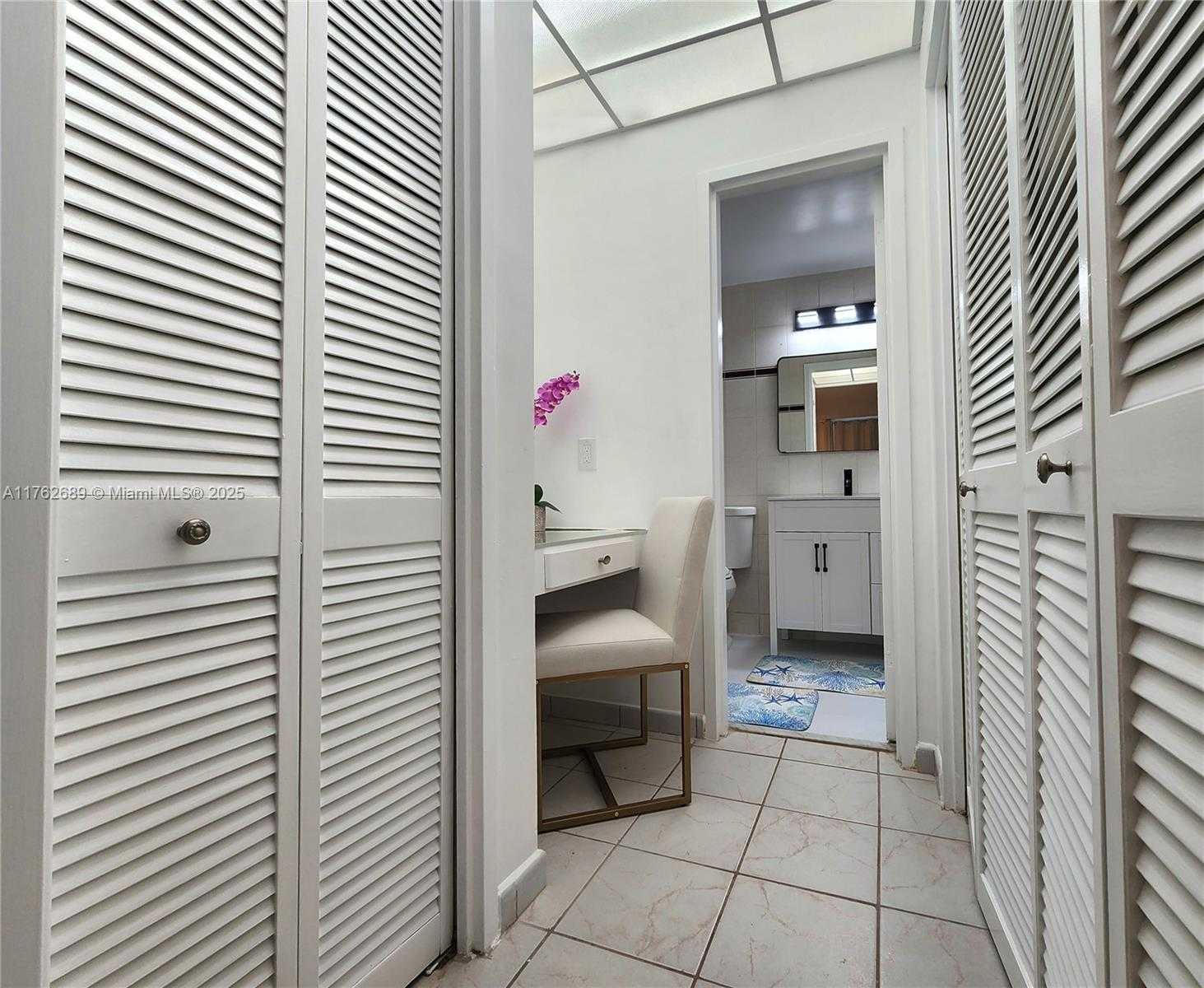 Small Image of 3505 SOUTH OCEAN DR #819, Hollywood Number 10