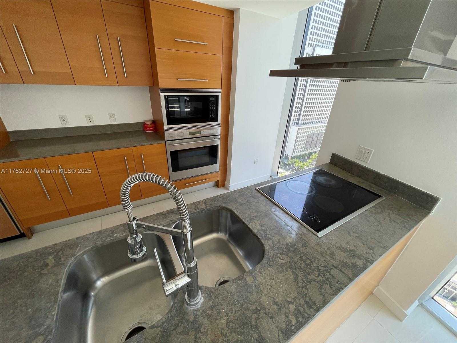 Small Image of 495 BRICKELL AVE #2610, Miami Number 13