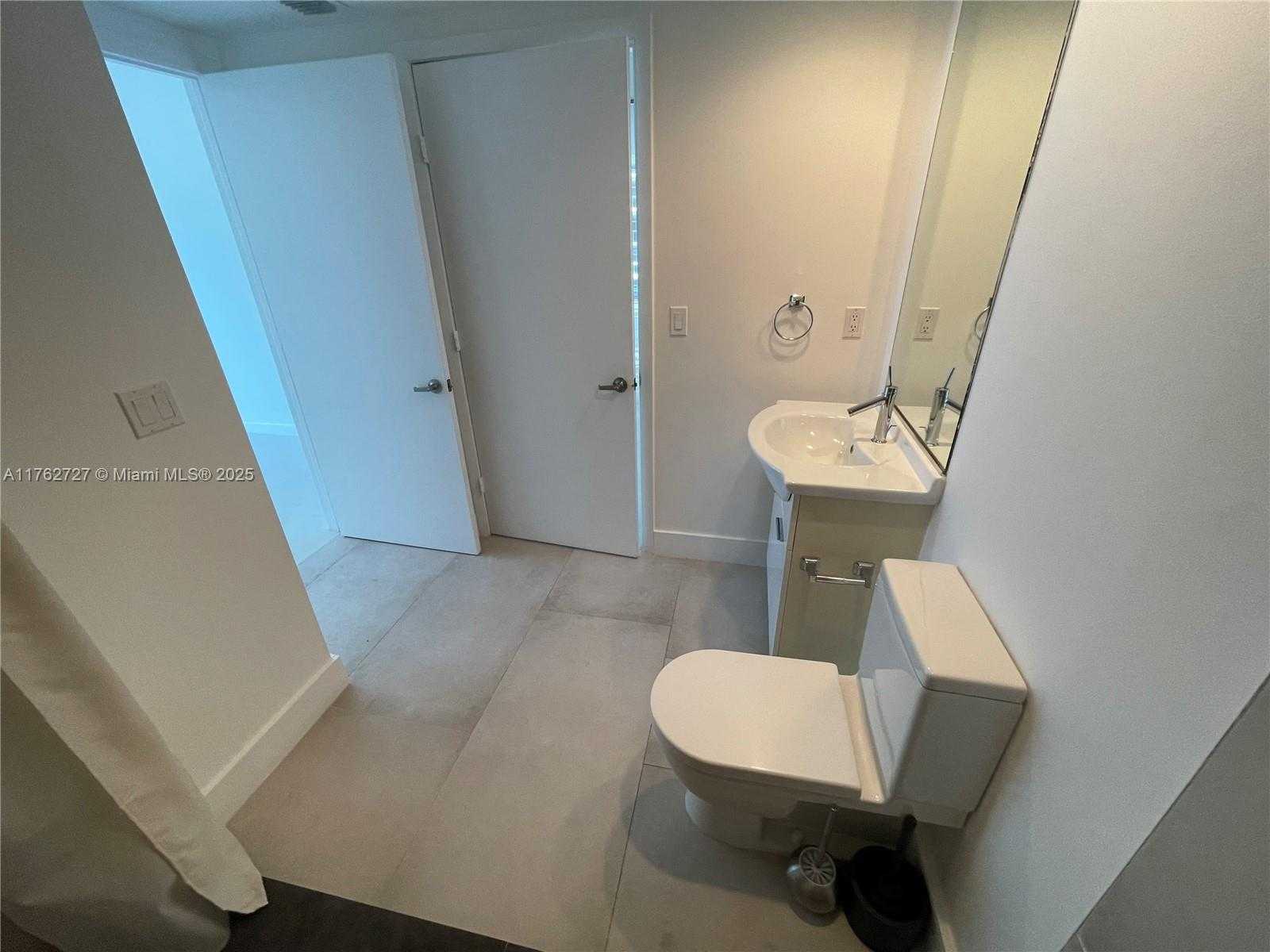Small Image of 495 BRICKELL AVE #2610, Miami Number 22