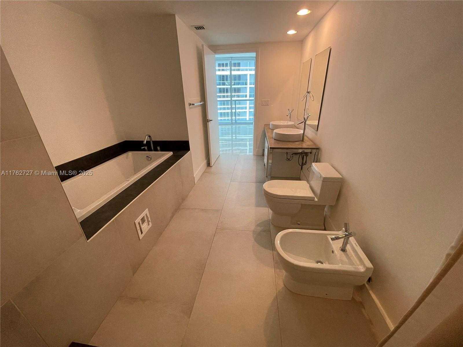 Small Image of 495 BRICKELL AVE #2610, Miami Number 9