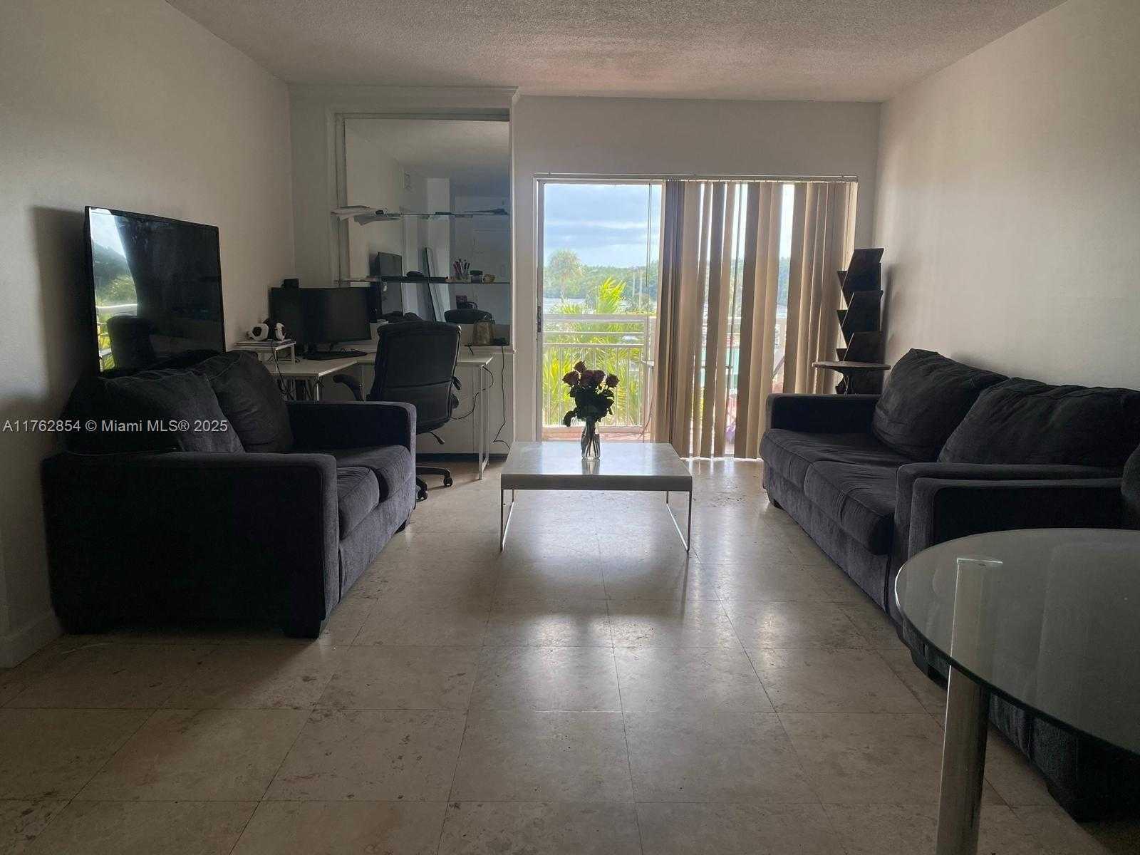 Small Image of 400 KINGS POINT DR #209, Sunny Isles Beach Number 2