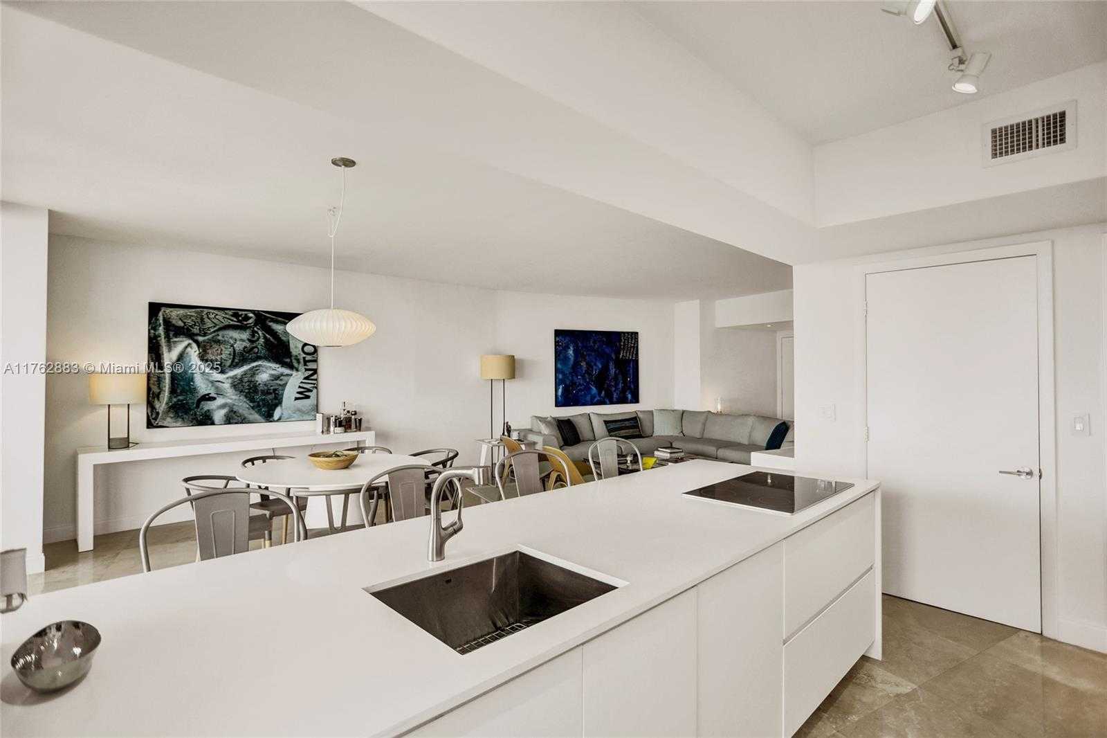 Small Image of 400 ALTON RD #911, Miami Beach Number 12
