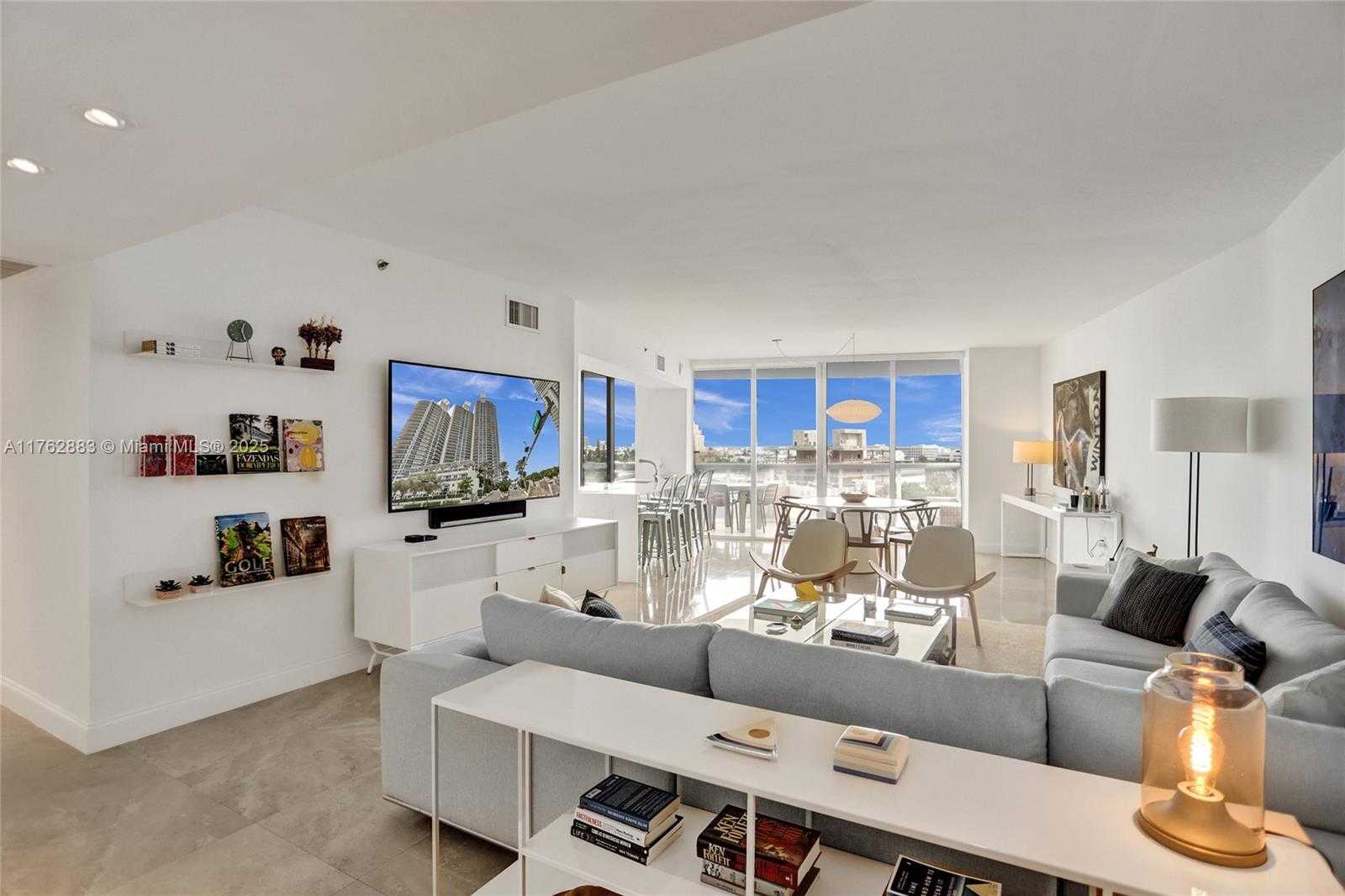 Small Image of 400 ALTON RD #911, Miami Beach Number 2