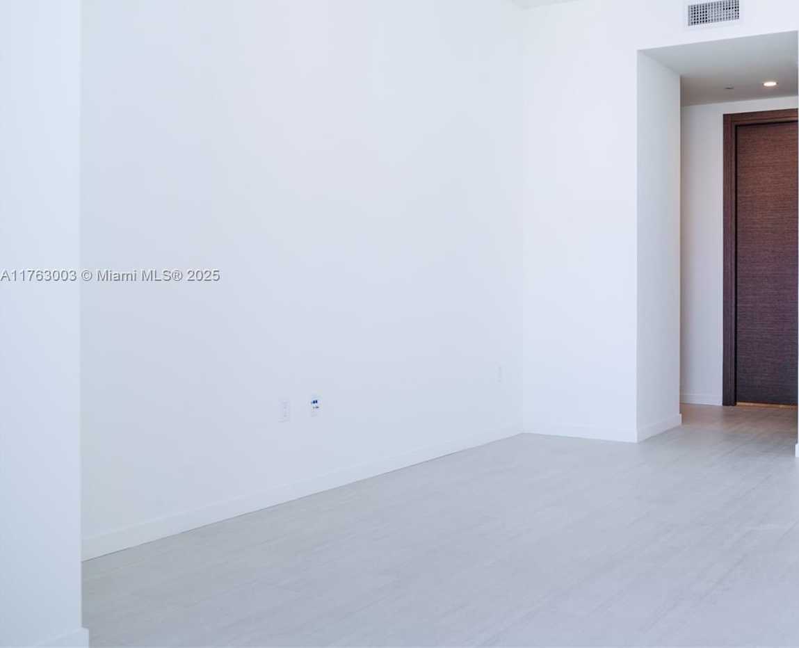 Small Image of 1000 BRICKELL PLAZA #PH5907, Miami Number 14