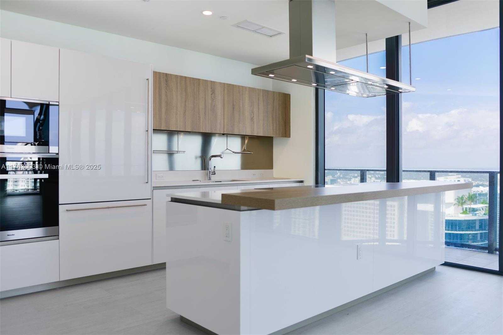 Small Image of 1000 BRICKELL PLAZA #PH5907, Miami Number 16