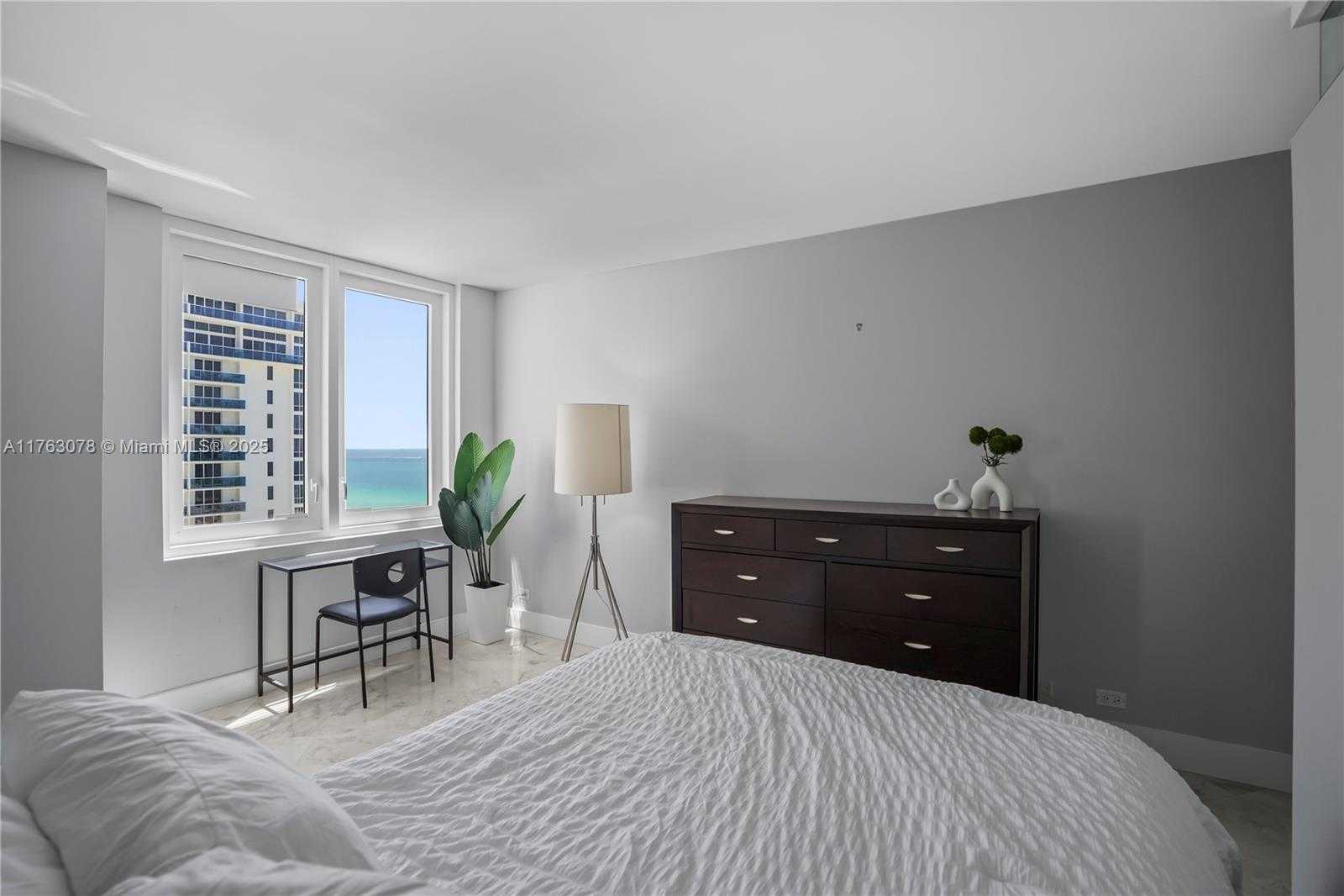 Small Image of 2301 COLLINS AVE #1116, Miami Beach Number 7