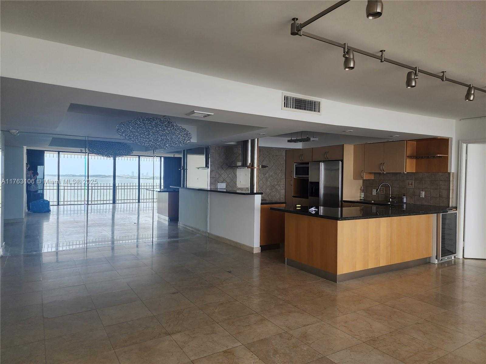 Small Image of 3 GROVE ISLE DR #C1003, Miami Number 10
