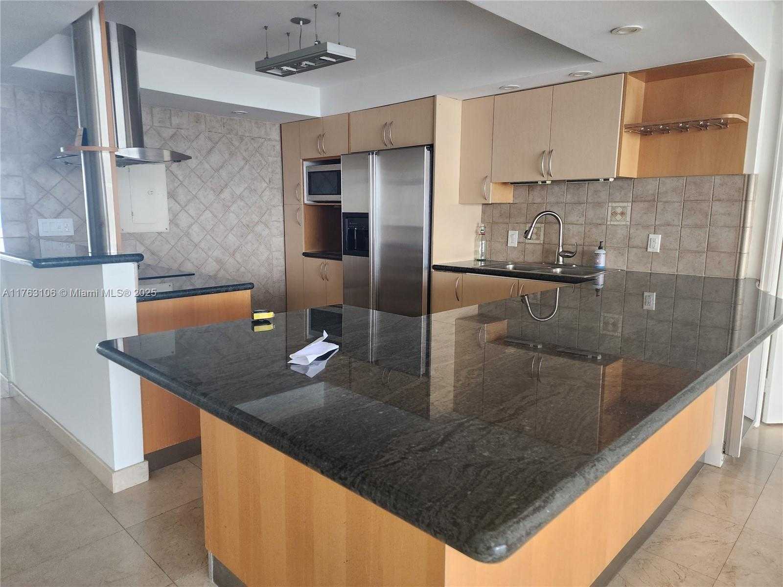 Small Image of 3 GROVE ISLE DR #C1003, Miami Number 11