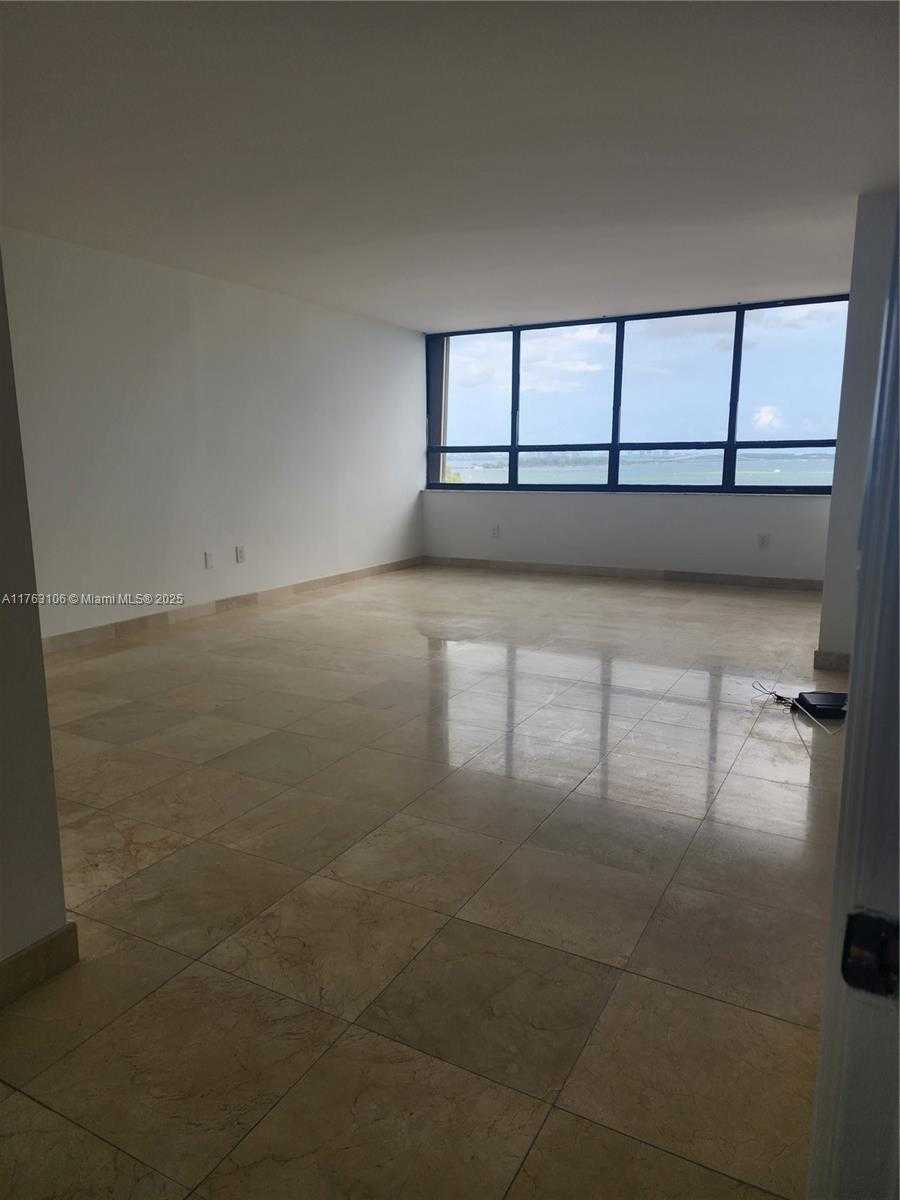 Small Image of 3 GROVE ISLE DR #C1003, Miami Number 12