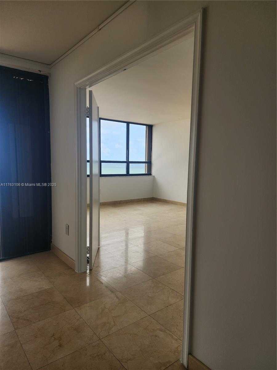 Small Image of 3 GROVE ISLE DR #C1003, Miami Number 22