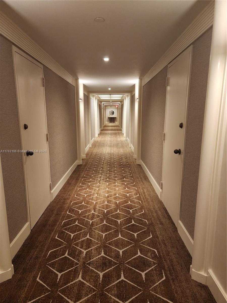 Small Image of 3 GROVE ISLE DR #C1003, Miami Number 26