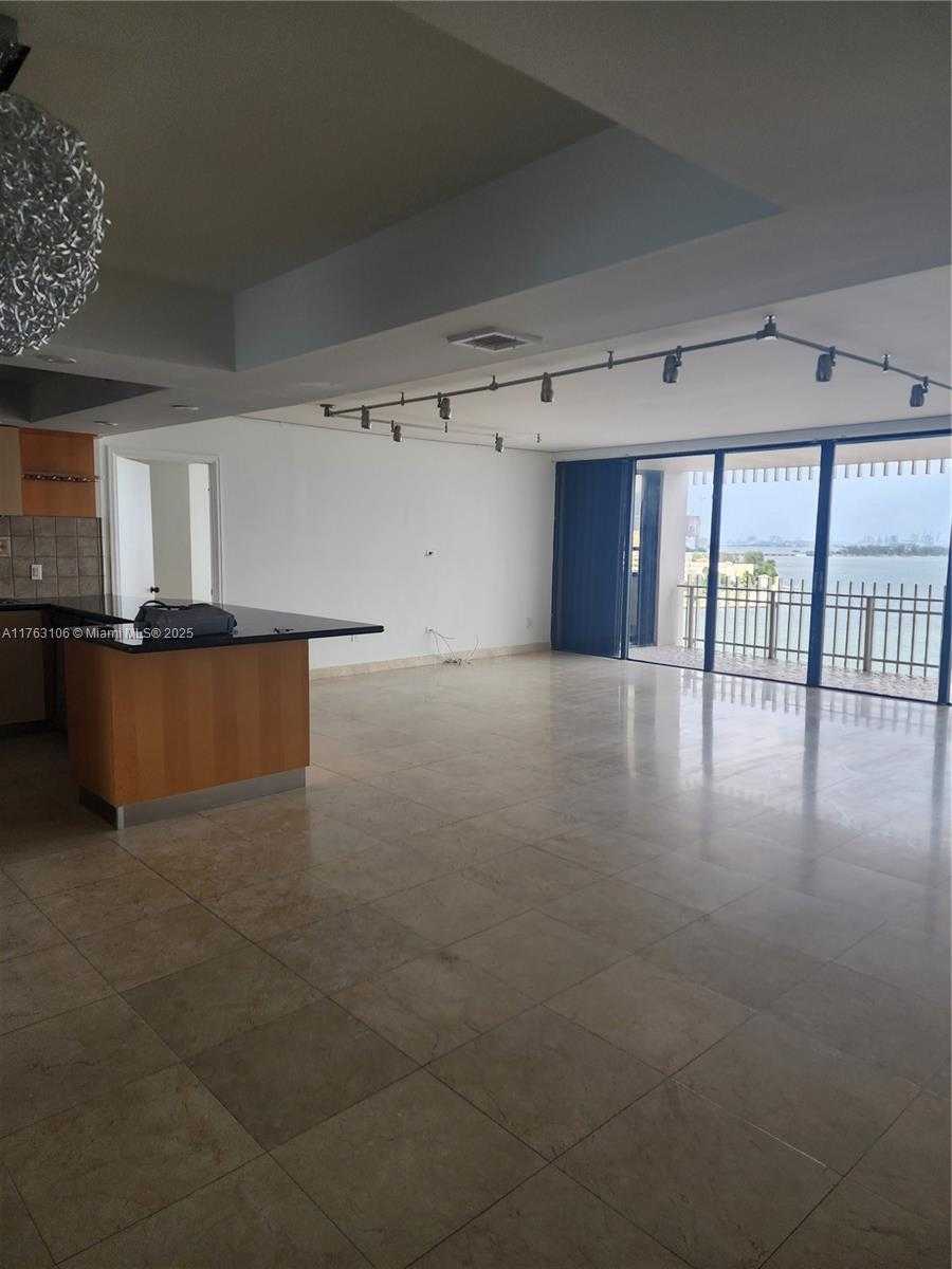 Small Image of 3 GROVE ISLE DR #C1003, Miami Number 6