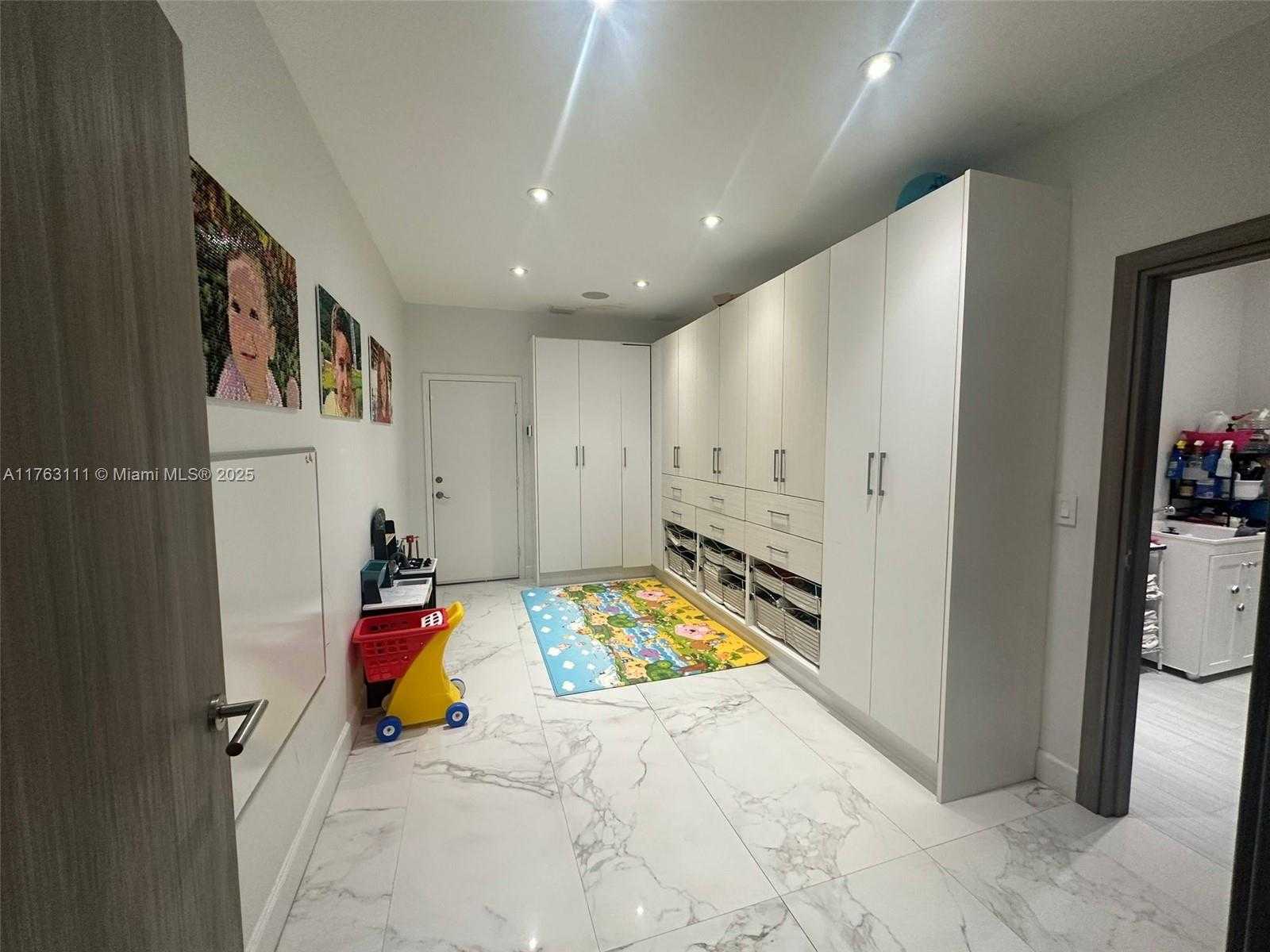 Small Image of 21022 NORTH EAST 34TH CT #21022, Aventura Number 13