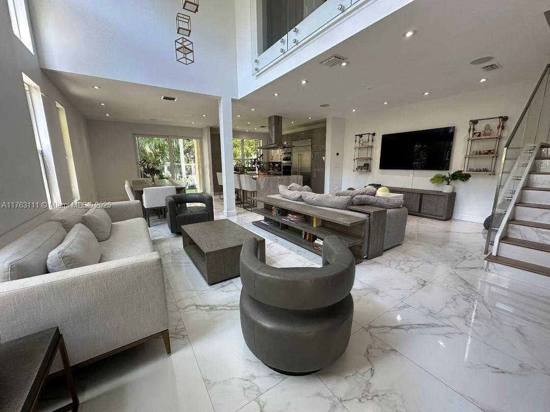 Small Image of 21022 NORTH EAST 34TH CT #21022, Aventura Number 3