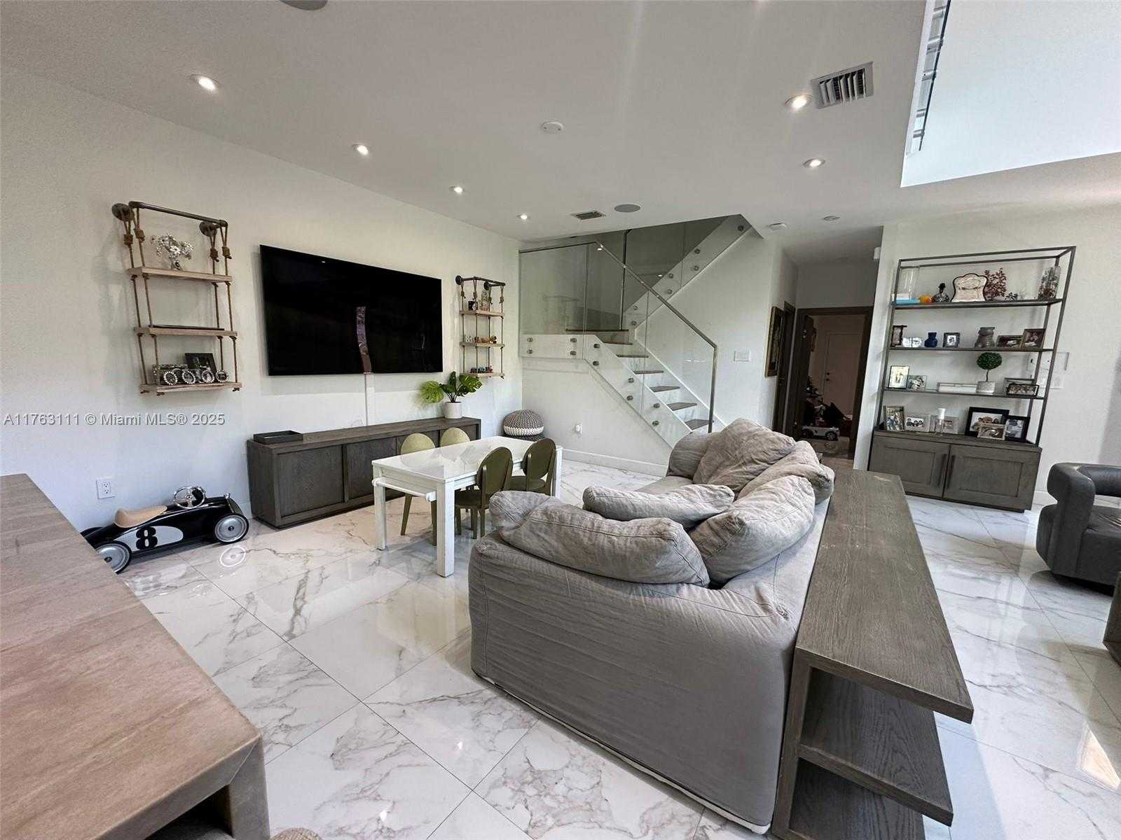 Small Image of 21022 NORTH EAST 34TH CT #21022, Aventura Number 4