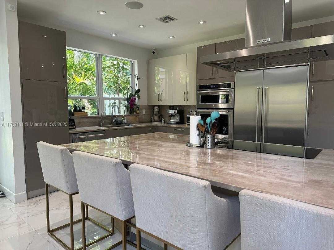 Small Image of 21022 NORTH EAST 34TH CT #21022, Aventura Number 6