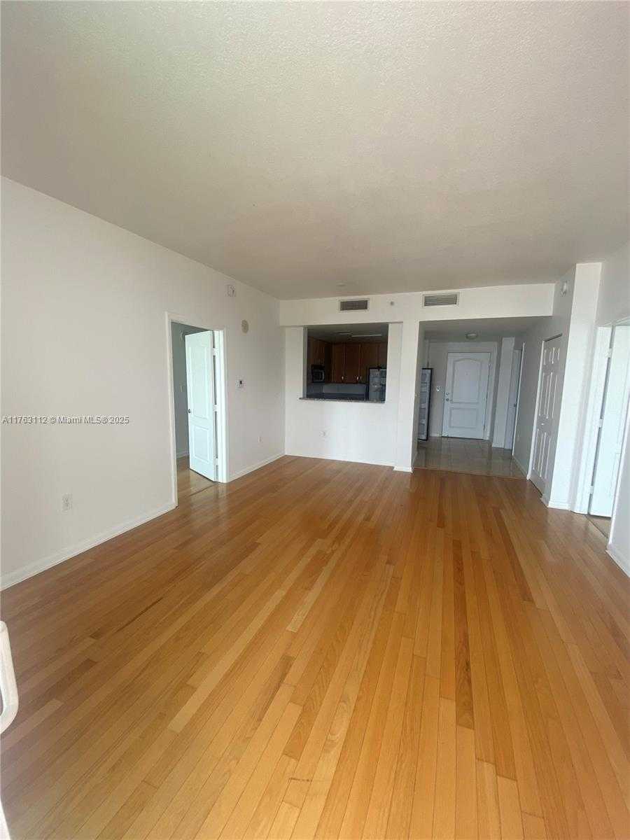 Small Image of 2101 BRICKELL AVE #3103, Miami Number 4