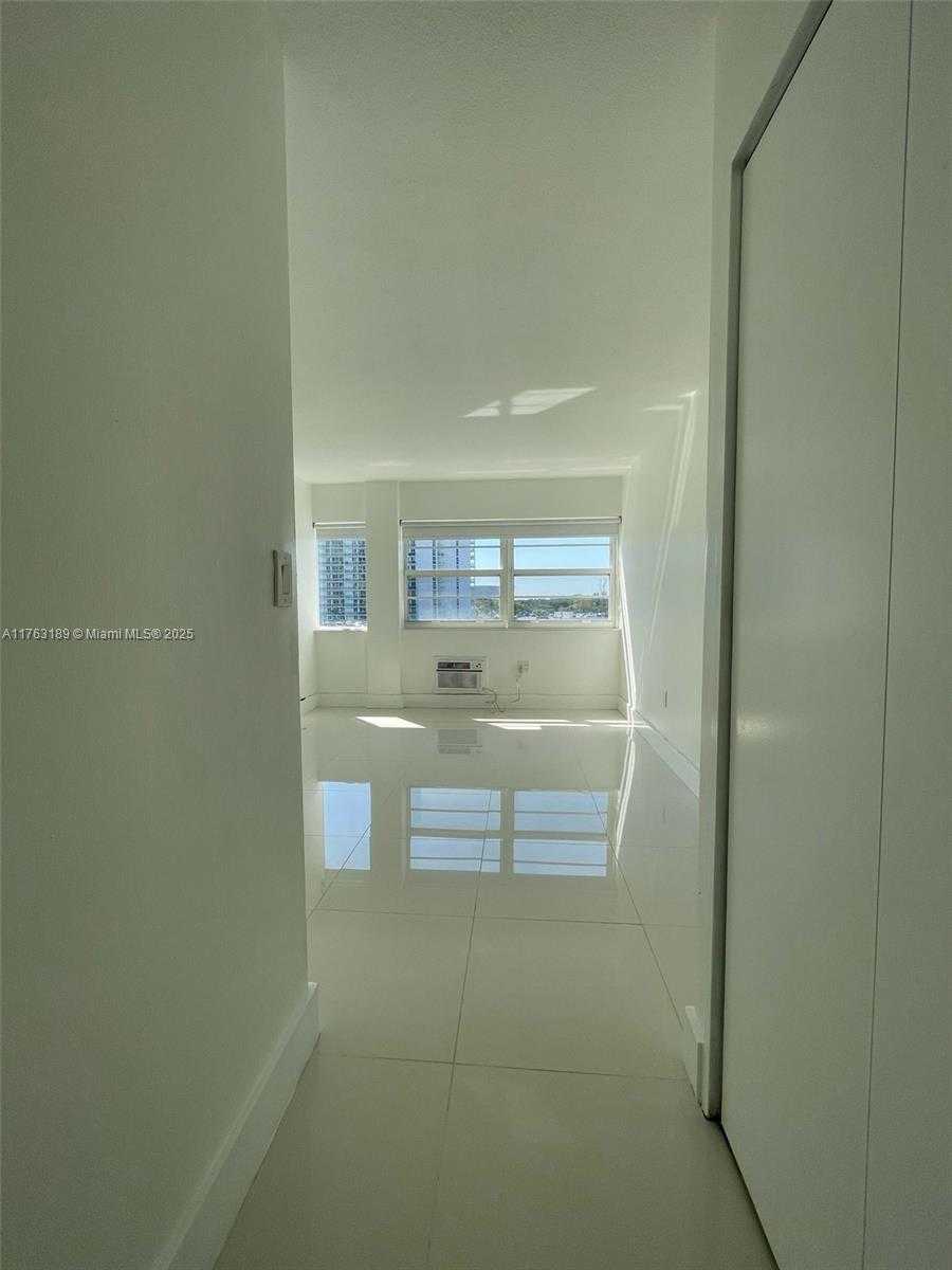 Small Image of 220 KINGS POINT DR #502, Sunny Isles Beach Number 5