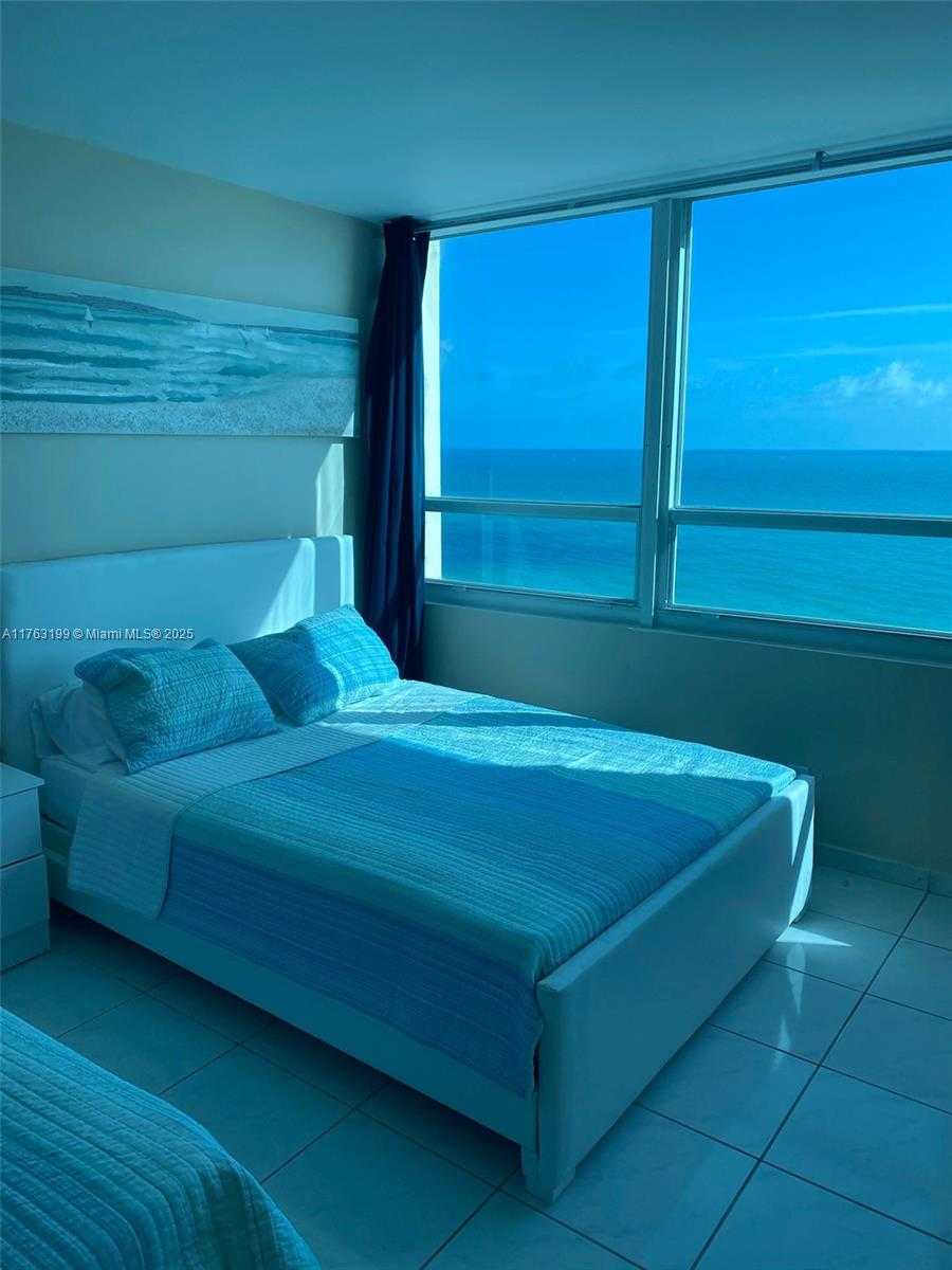 Small Image of 5445 COLLINS AV #1425, Miami Beach Number 17