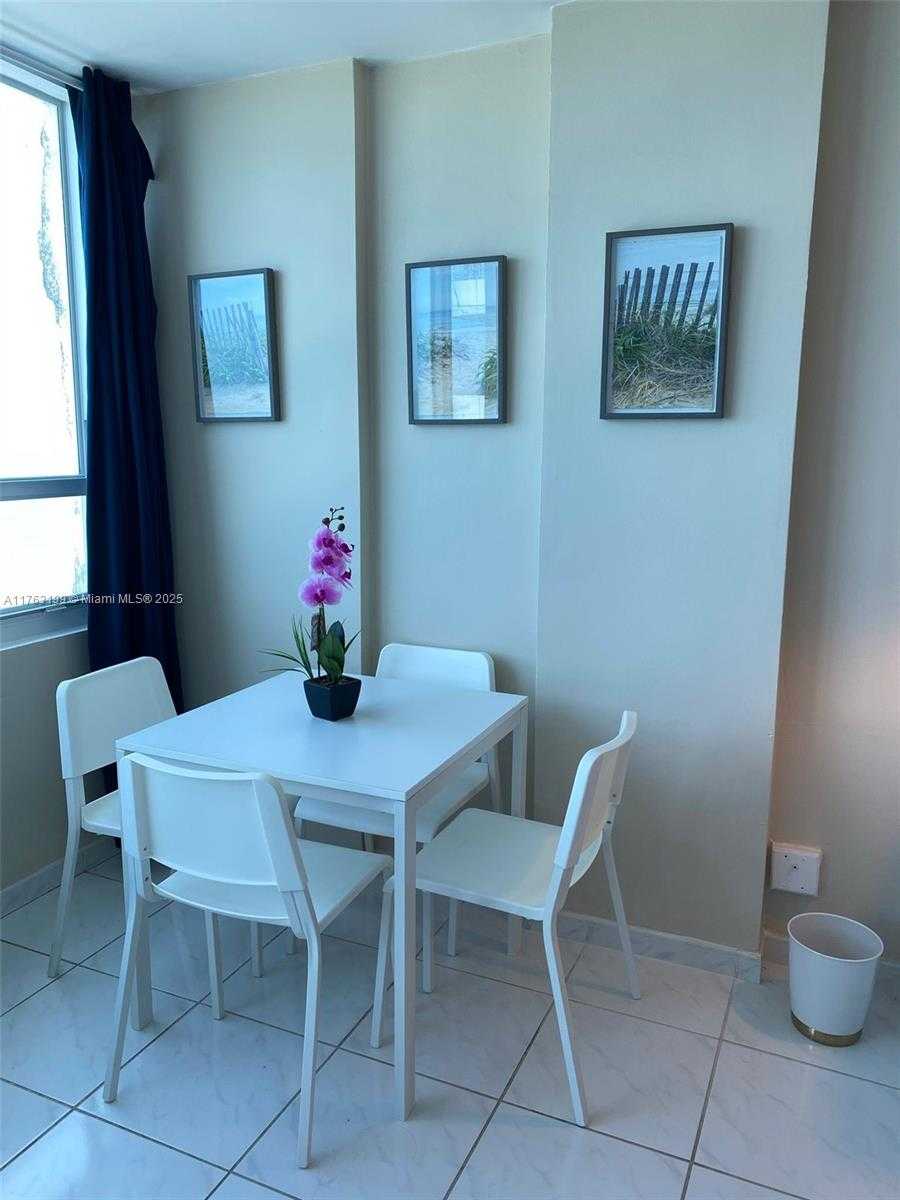 Small Image of 5445 COLLINS AV #1425, Miami Beach Number 9