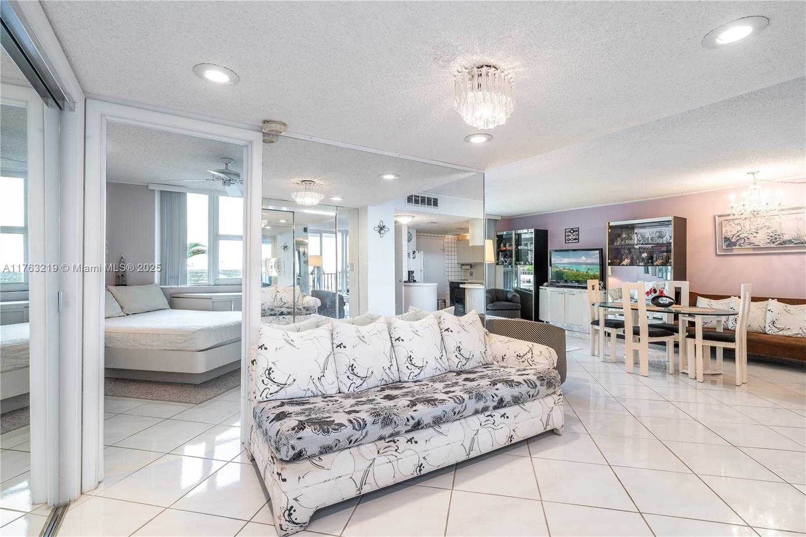 Small Image of 2030 SOUTH OCEAN DR #1903, Hallandale Beach Number 12