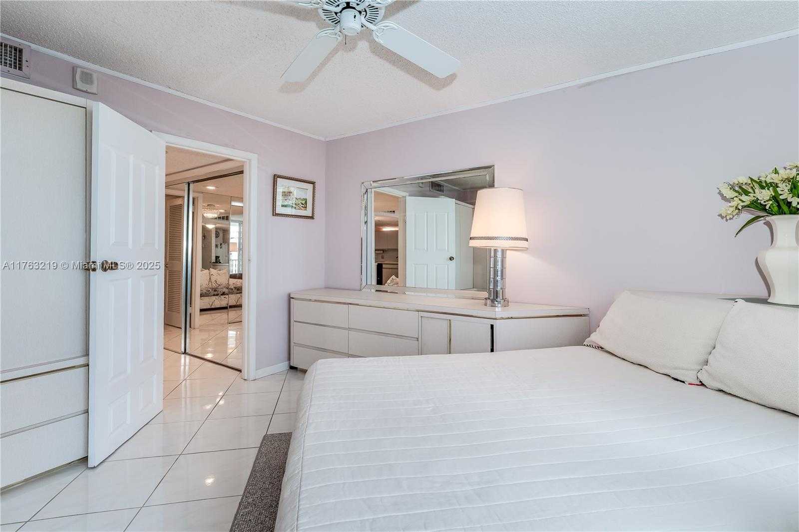 Small Image of 2030 SOUTH OCEAN DR #1903, Hallandale Beach Number 14
