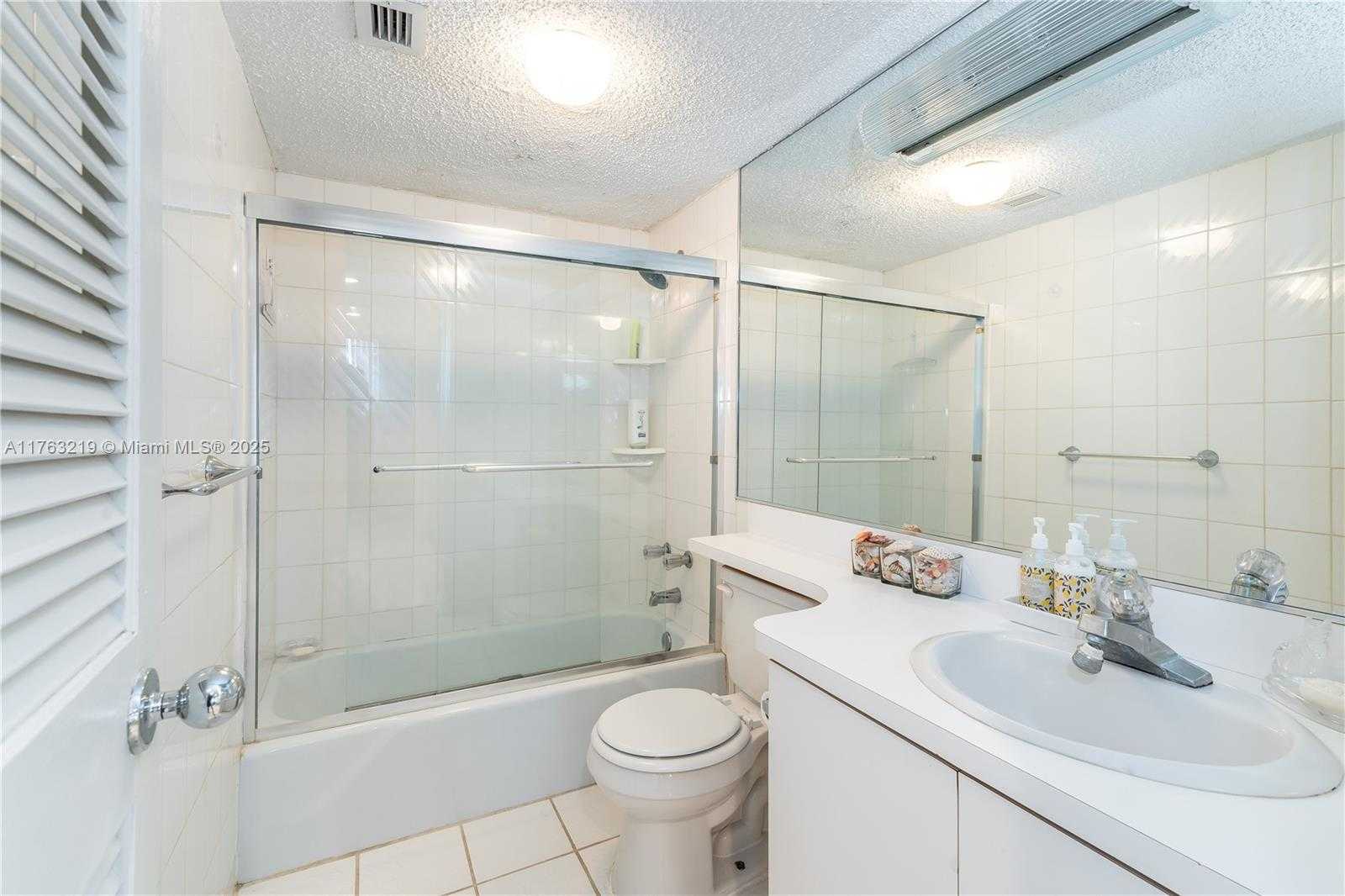 Small Image of 2030 SOUTH OCEAN DR #1903, Hallandale Beach Number 17