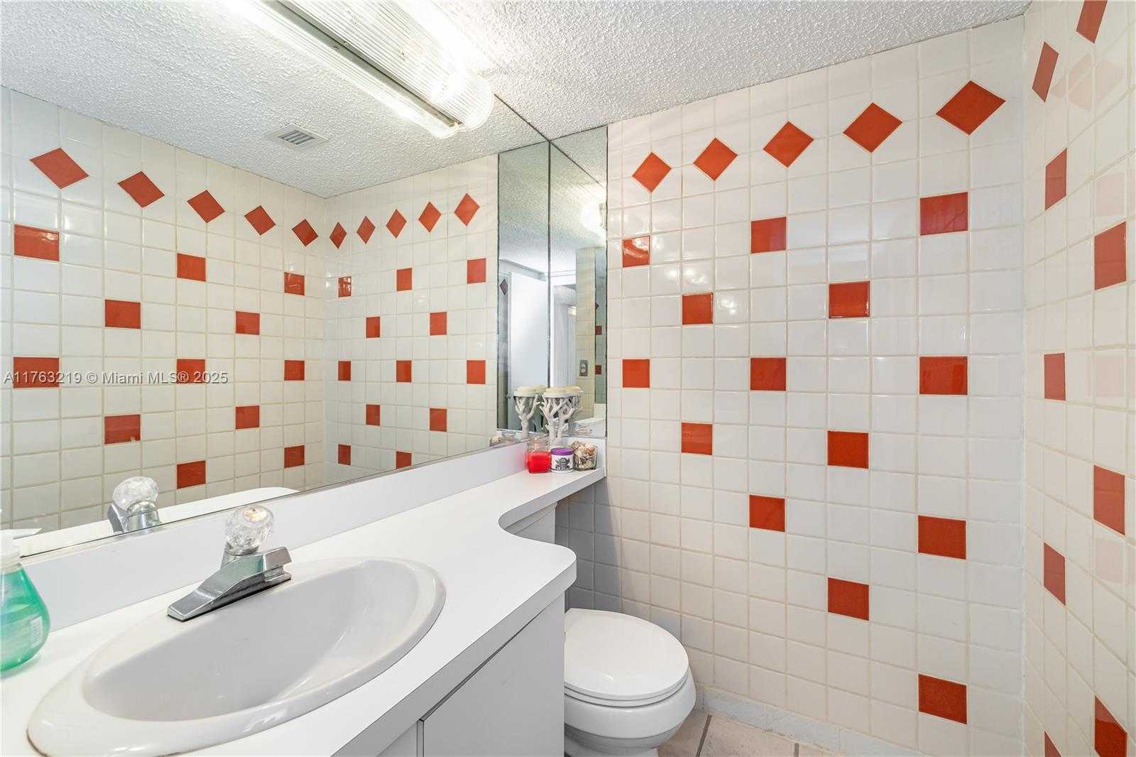 Small Image of 2030 SOUTH OCEAN DR #1903, Hallandale Beach Number 18