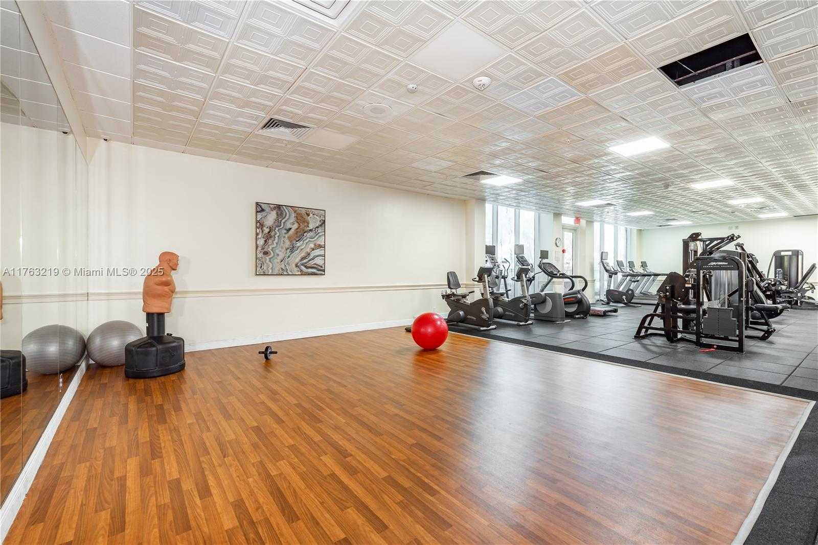 Small Image of 2030 SOUTH OCEAN DR #1903, Hallandale Beach Number 27