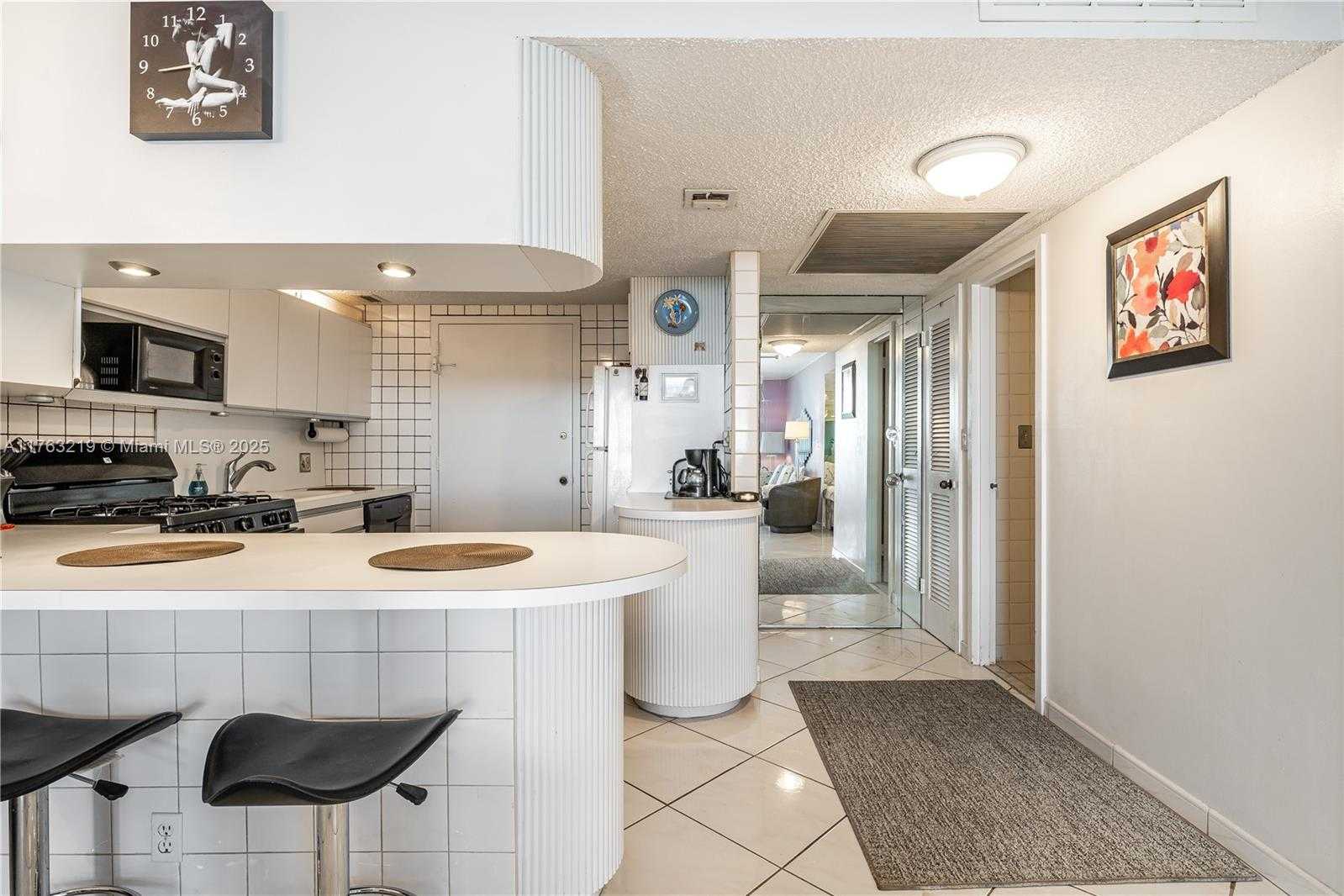 Small Image of 2030 SOUTH OCEAN DR #1903, Hallandale Beach Number 9