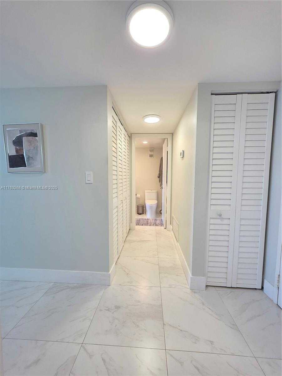 Small Image of 1300 NORTH EAST MIAMI GARDENS DR #716E, Miami Number 12