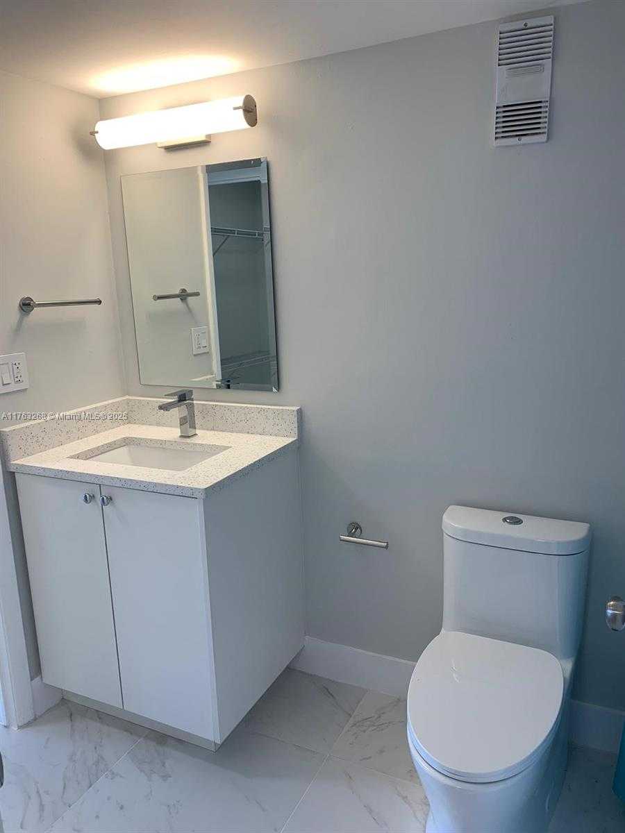 Small Image of 1300 NORTH EAST MIAMI GARDENS DR #716E, Miami Number 13