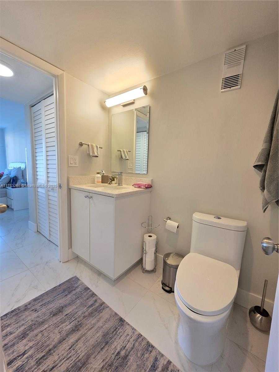 Small Image of 1300 NORTH EAST MIAMI GARDENS DR #716E, Miami Number 14
