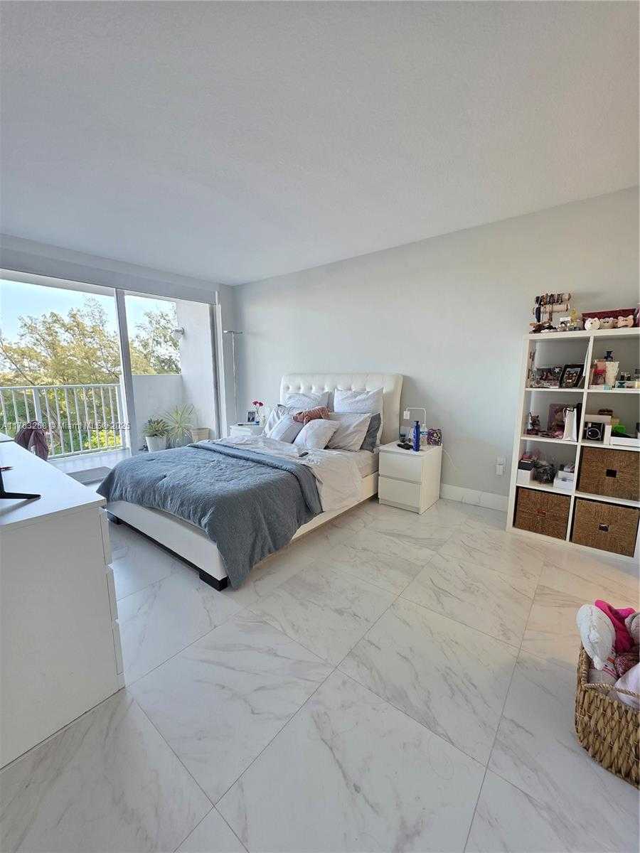 Small Image of 1300 NORTH EAST MIAMI GARDENS DR #716E, Miami Number 17