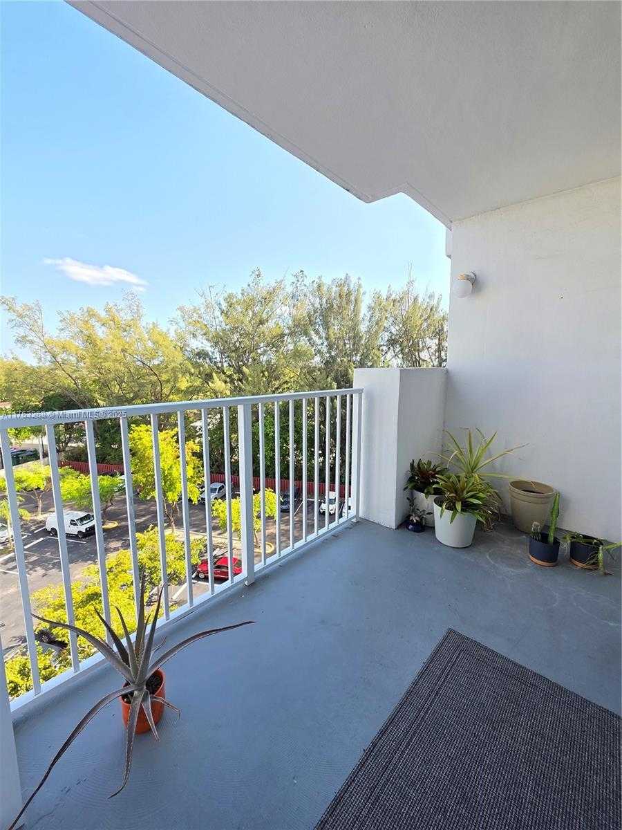 Small Image of 1300 NORTH EAST MIAMI GARDENS DR #716E, Miami Number 19
