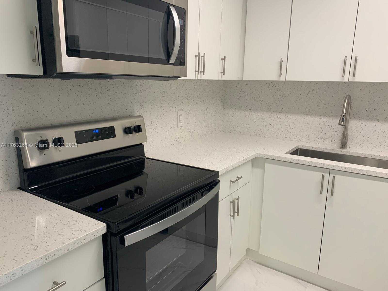 Small Image of 1300 NORTH EAST MIAMI GARDENS DR #716E, Miami Number 2