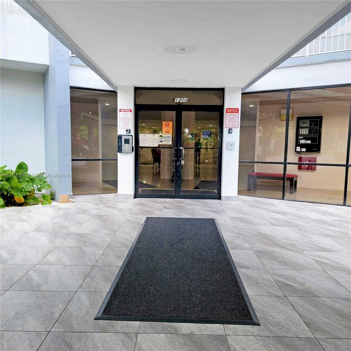 Small Image of 1300 NORTH EAST MIAMI GARDENS DR #716E, Miami Number 25