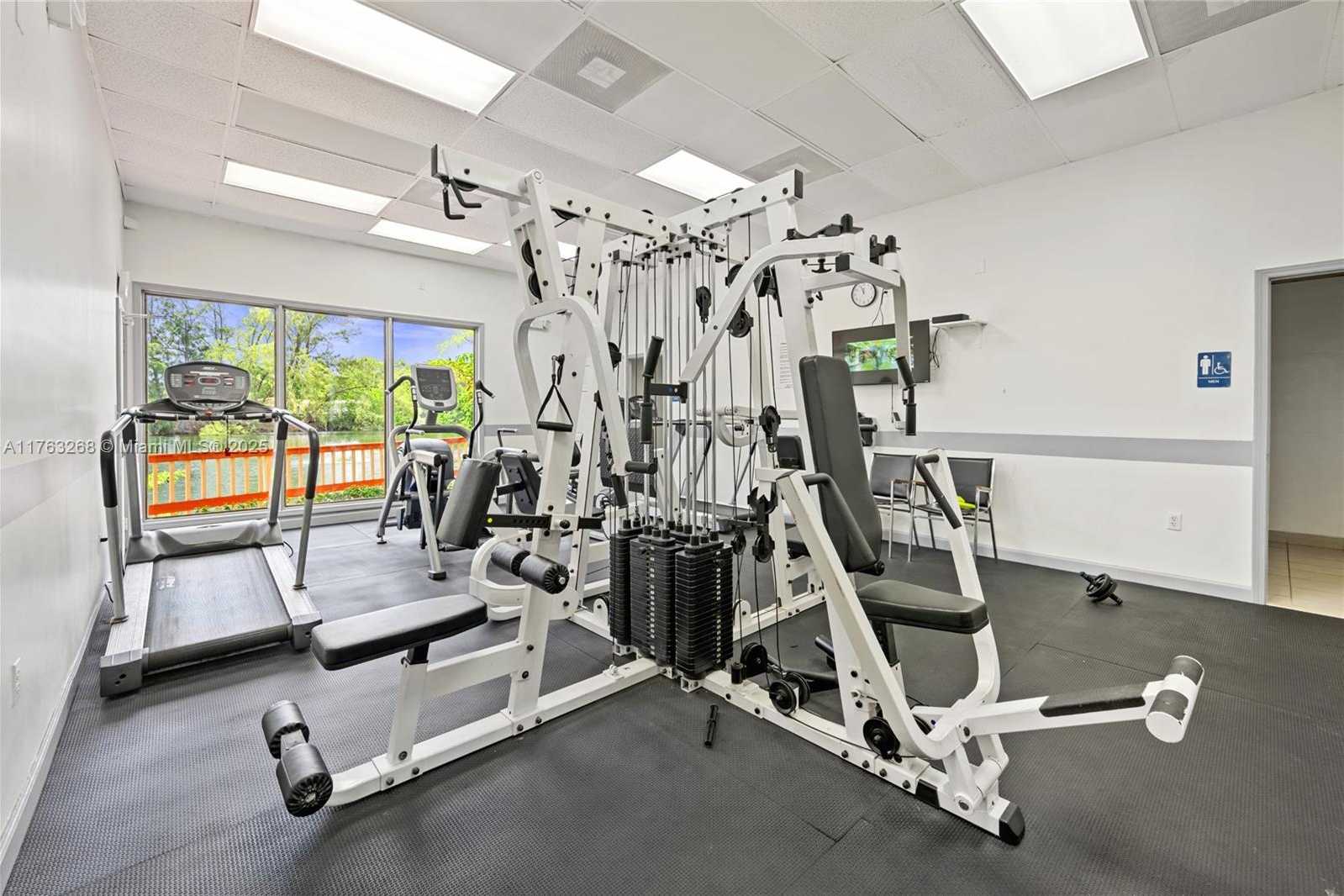 Small Image of 1300 NORTH EAST MIAMI GARDENS DR #716E, Miami Number 27