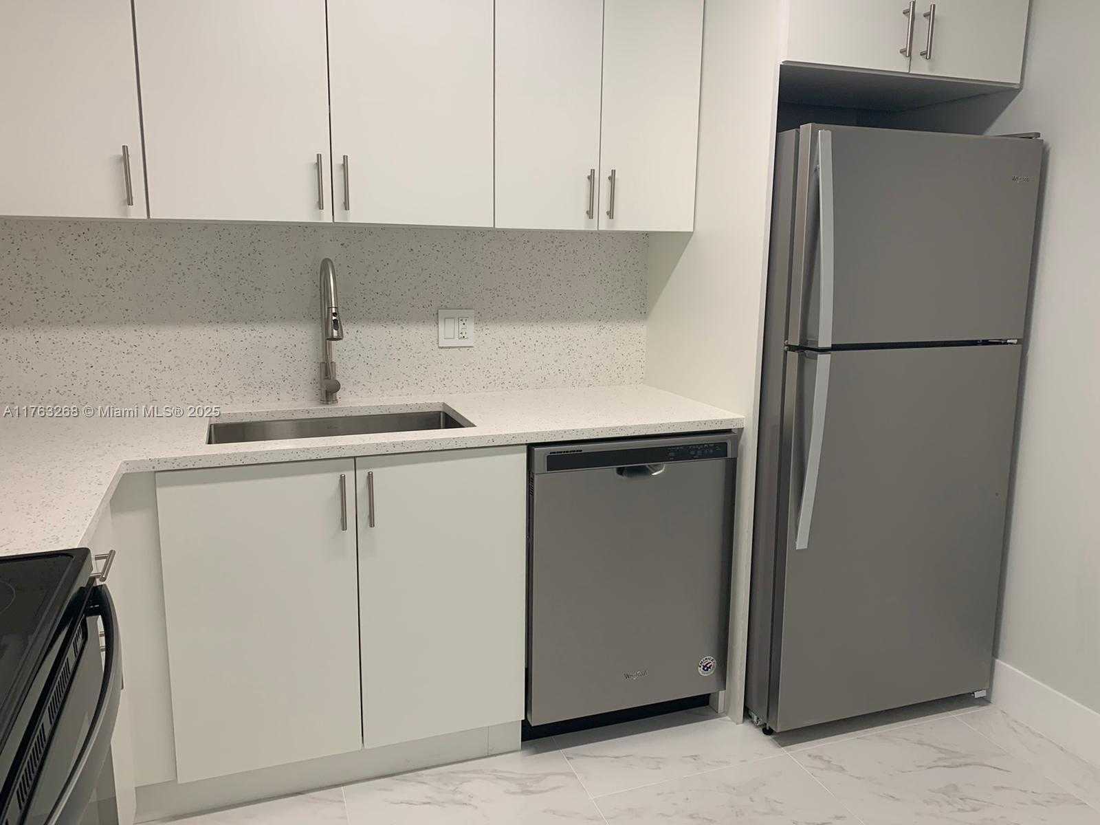 Small Image of 1300 NORTH EAST MIAMI GARDENS DR #716E, Miami Number 3