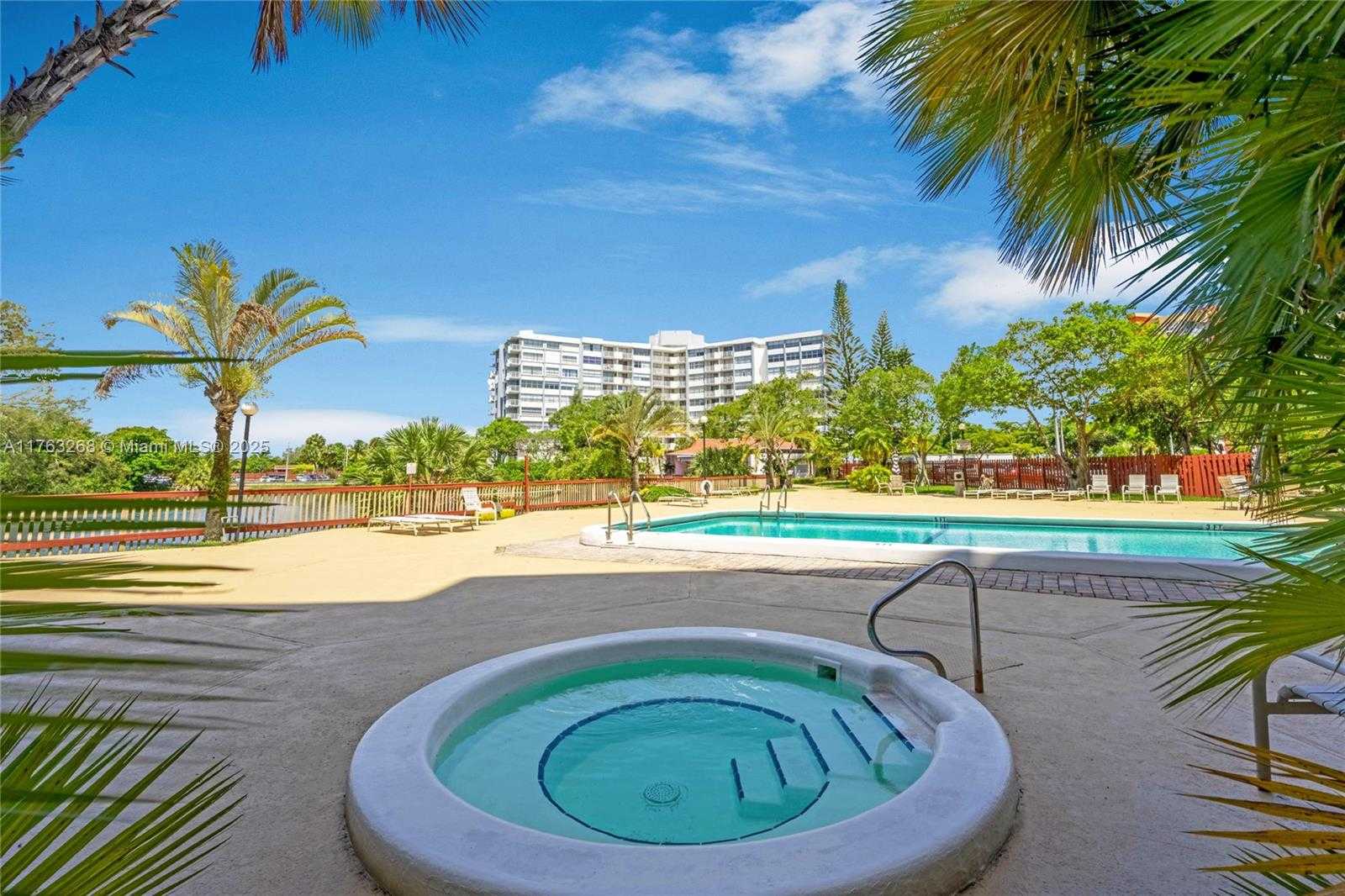 Small Image of 1300 NORTH EAST MIAMI GARDENS DR #716E, Miami Number 30