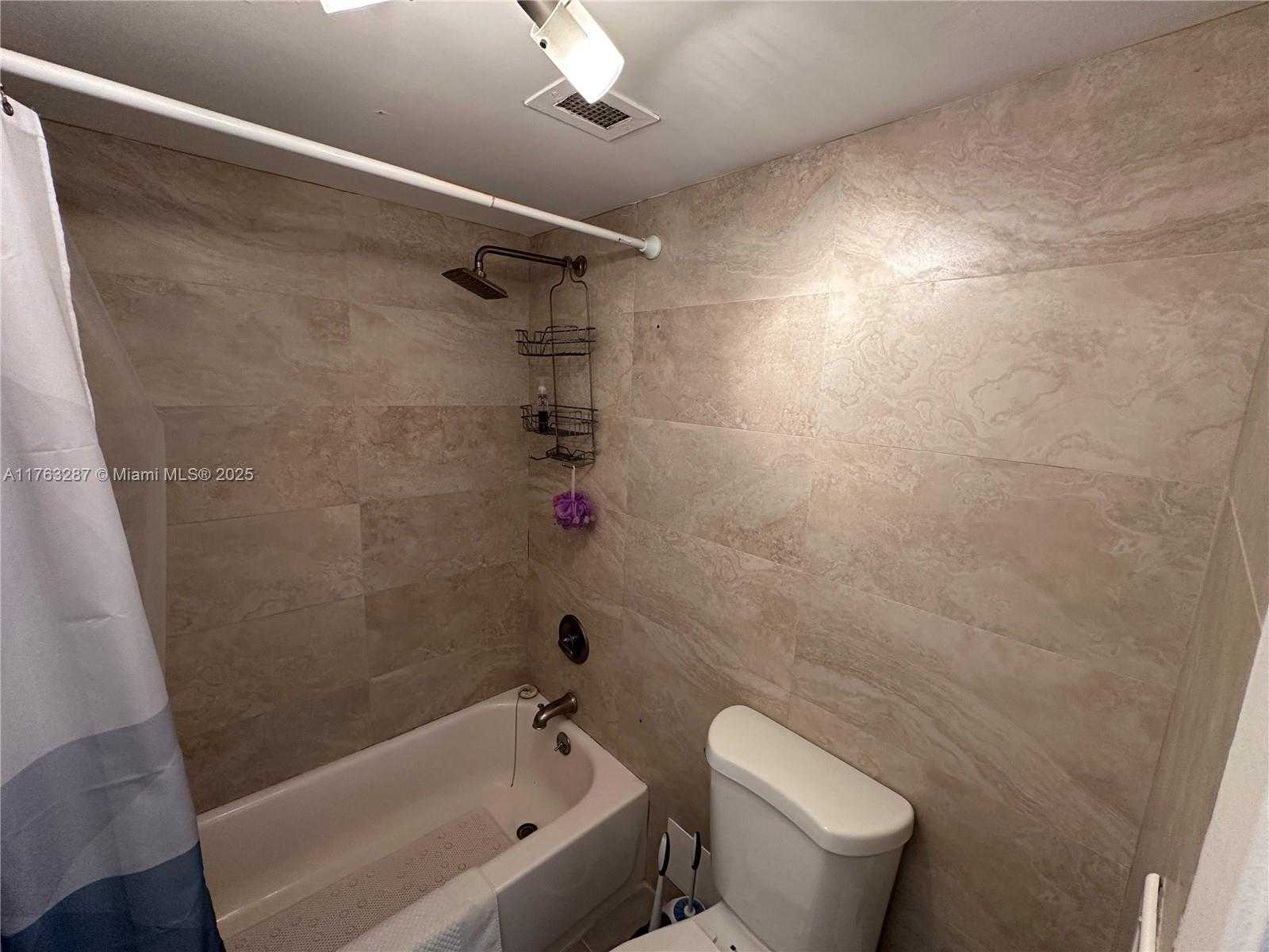 Small Image of 500 BAYVIEW DR #1725, Sunny Isles Beach Number 17